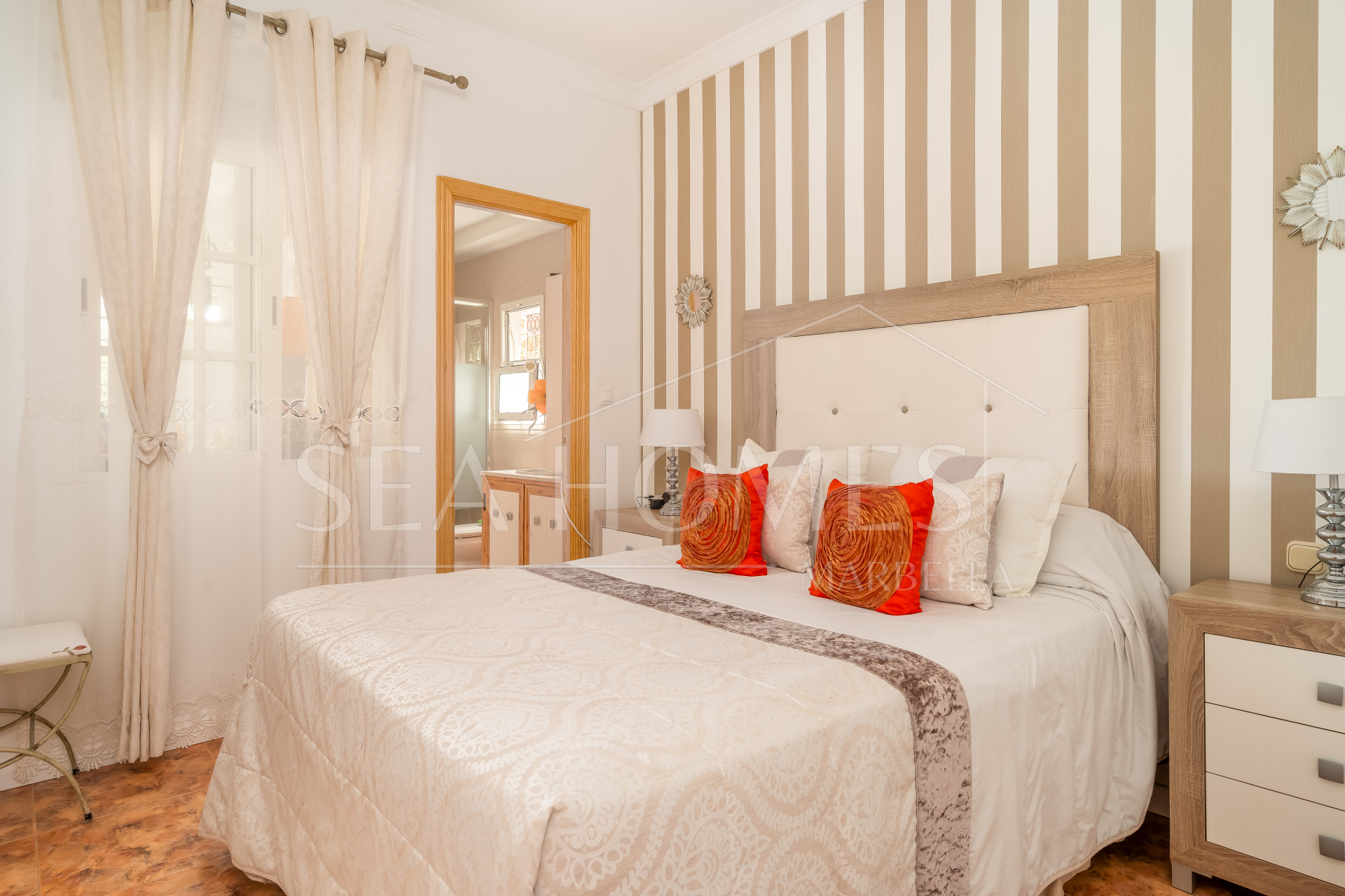 Elegant Ground Floor 3-Bedroom Apartment in Prime Nueva Andalucía Location