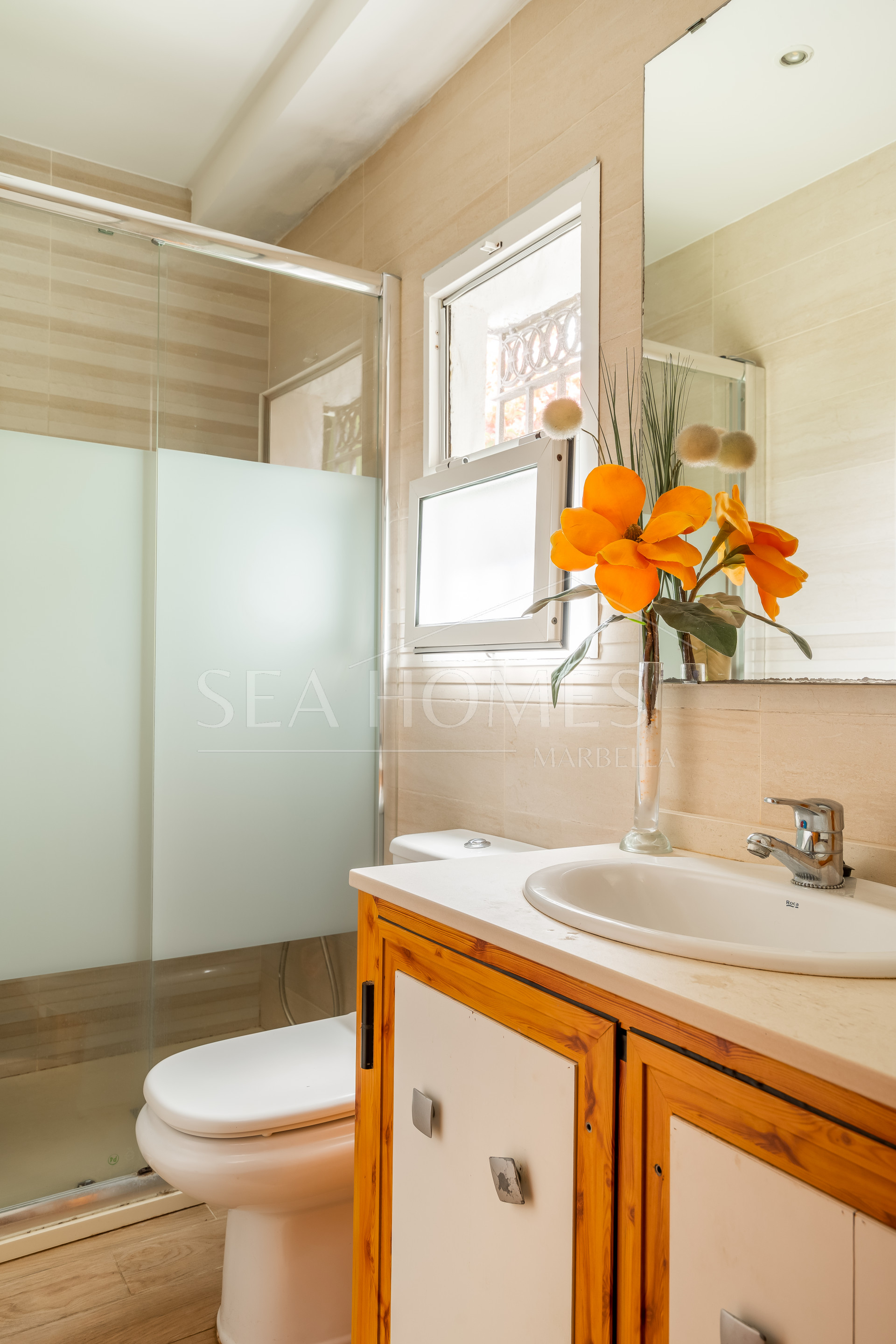 Elegant Ground Floor 3-Bedroom Apartment in Prime Nueva Andalucía Location