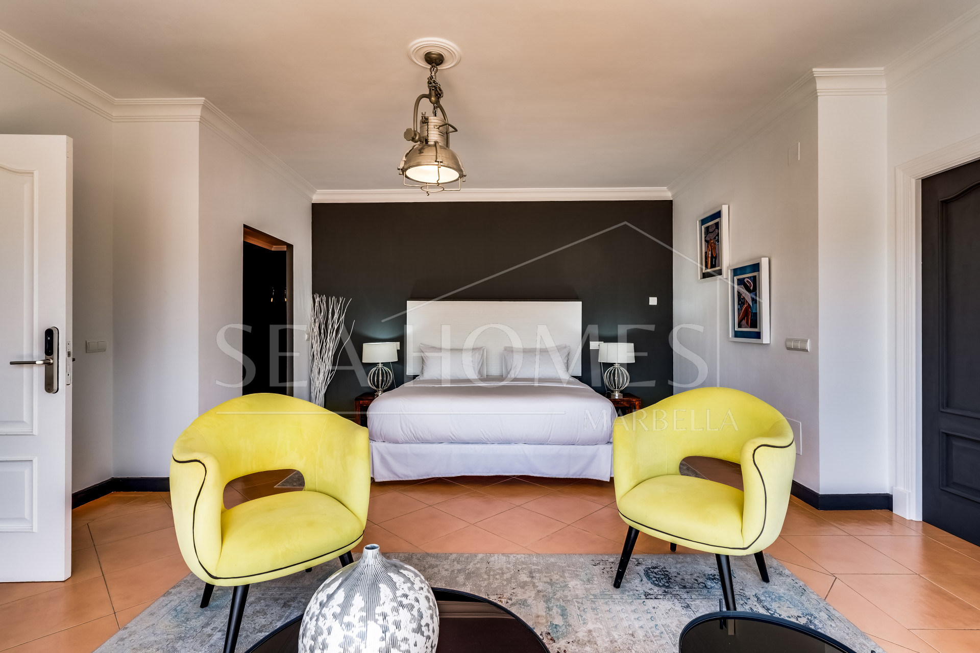 Incredible property with panoramic views!