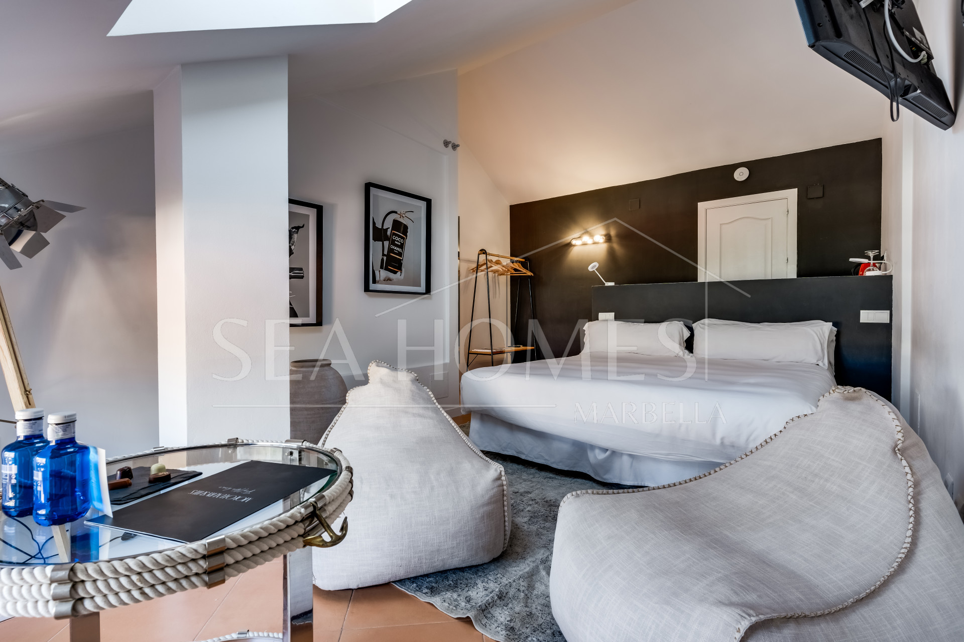 Incredible property with panoramic views!