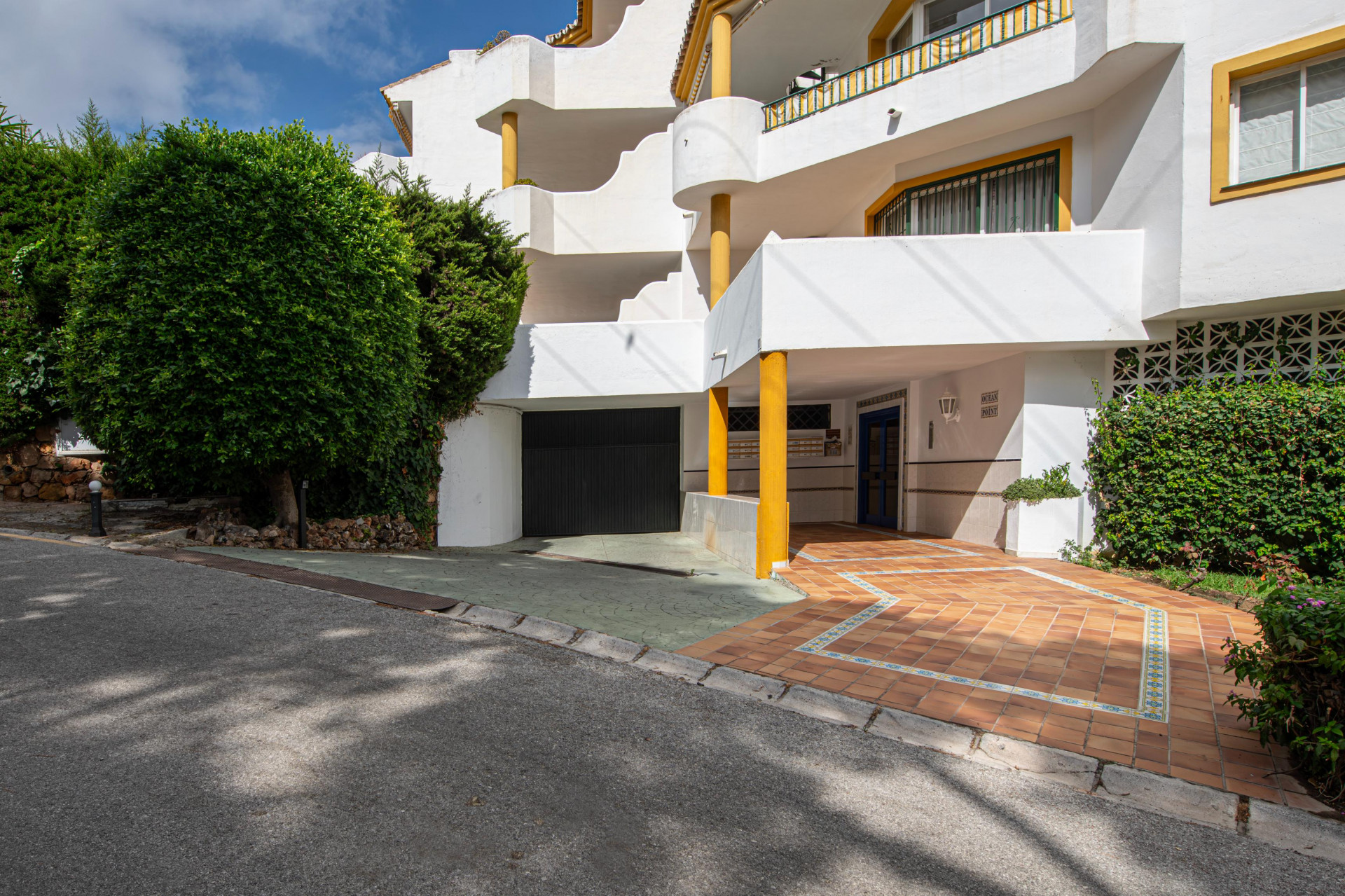 Dreaming of life by the Mediterranean?