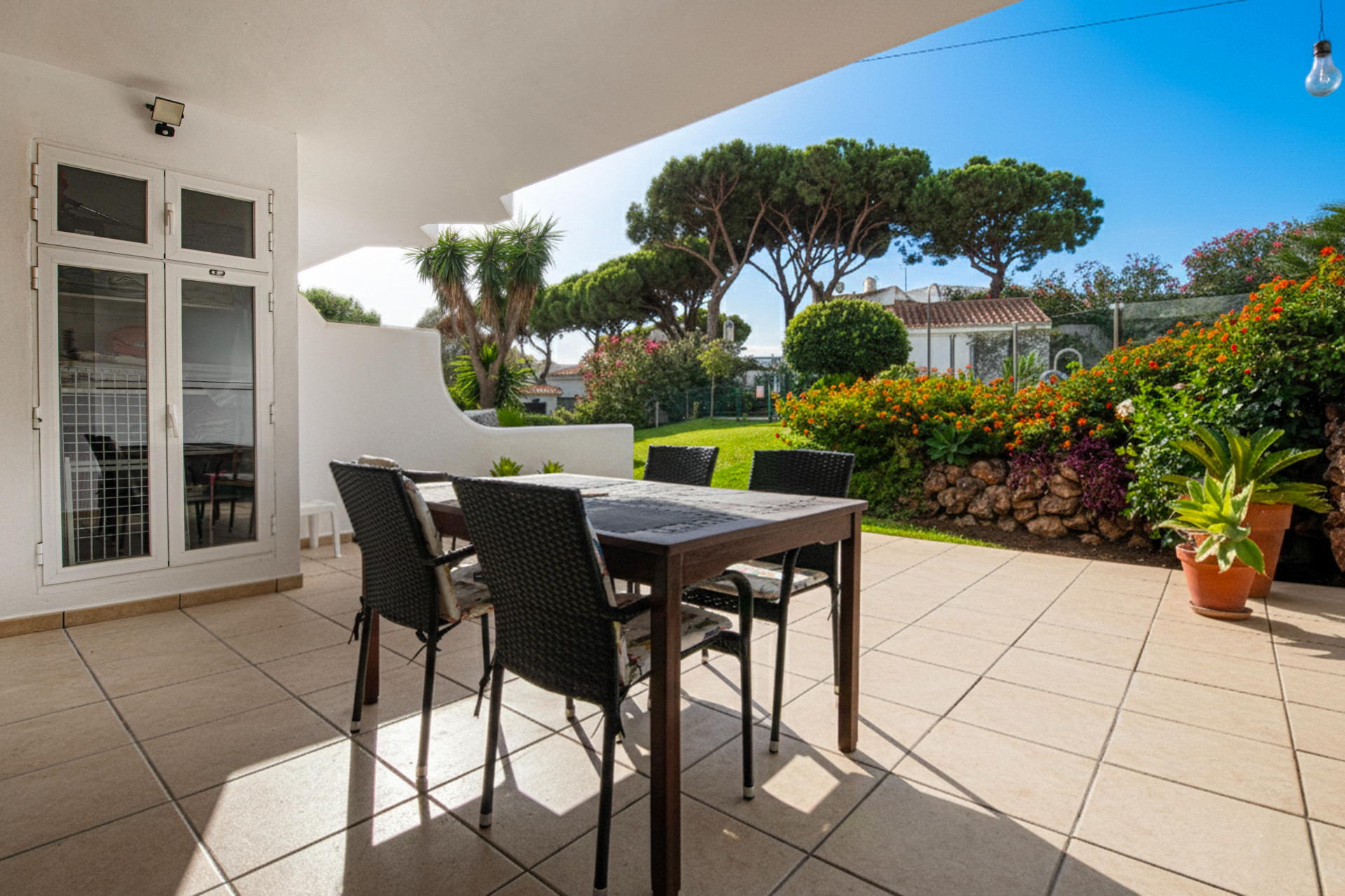 Dreaming of life by the Mediterranean?