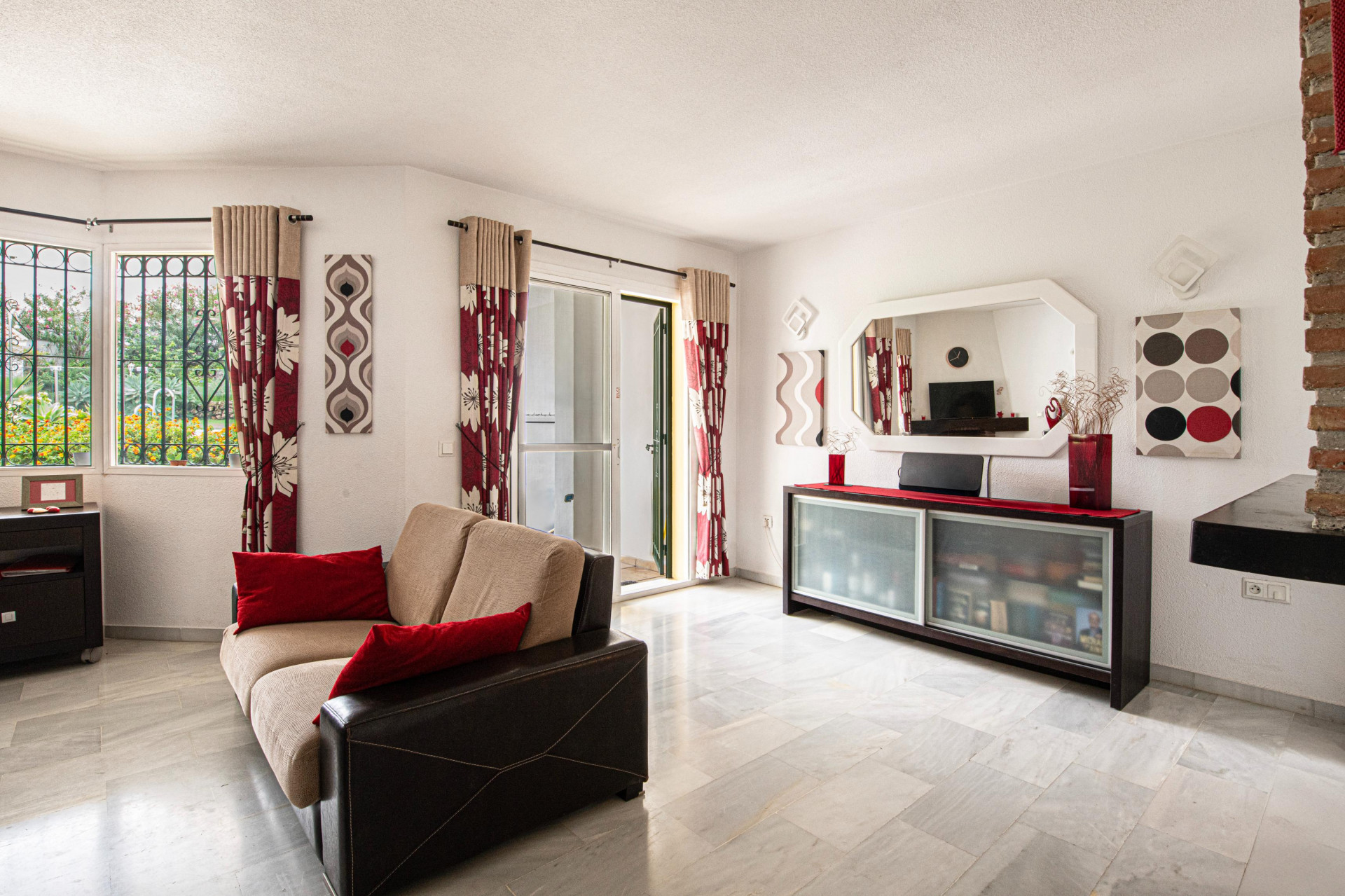 Dreaming of life by the Mediterranean?