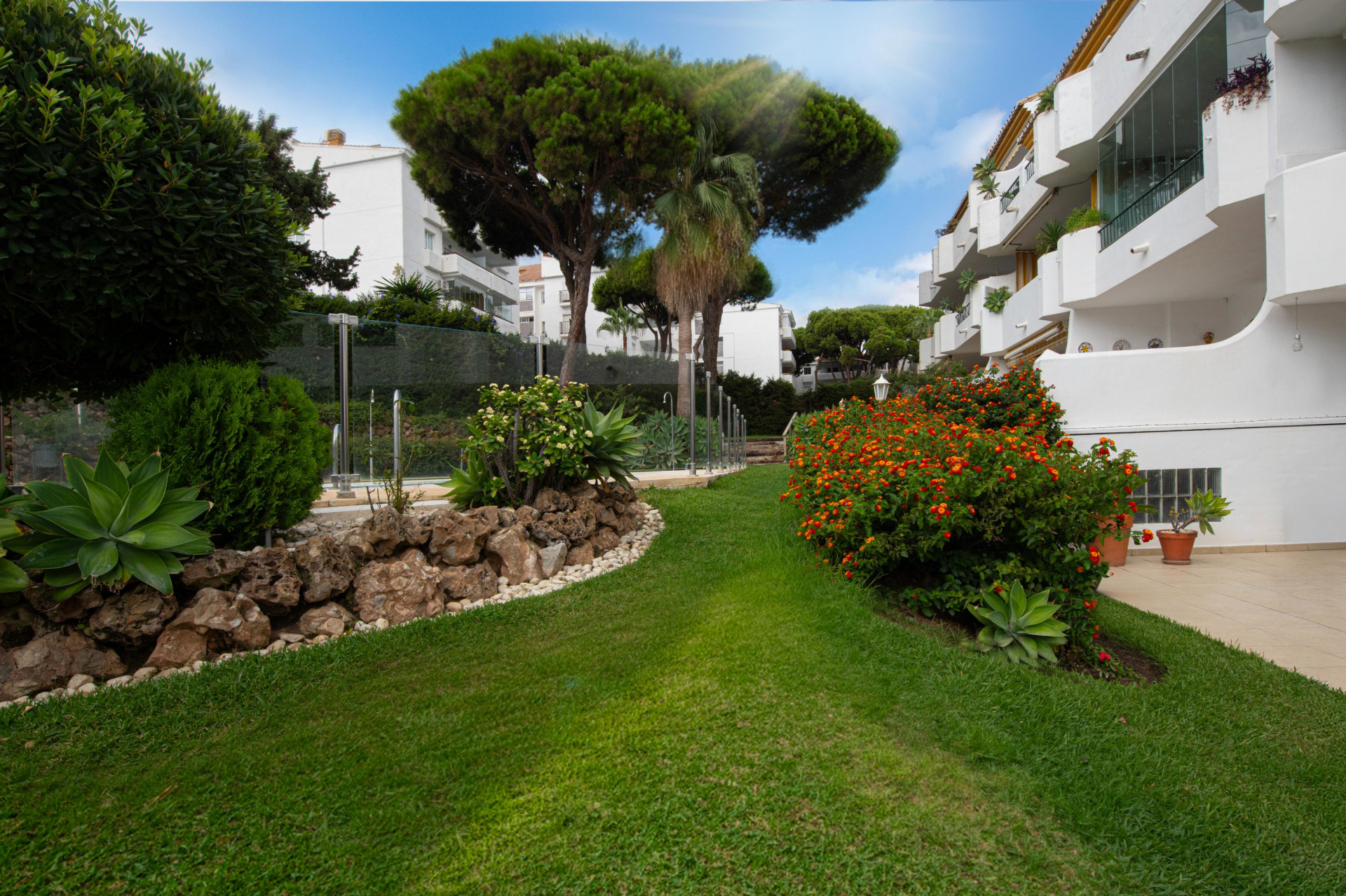 Dreaming of life by the Mediterranean?