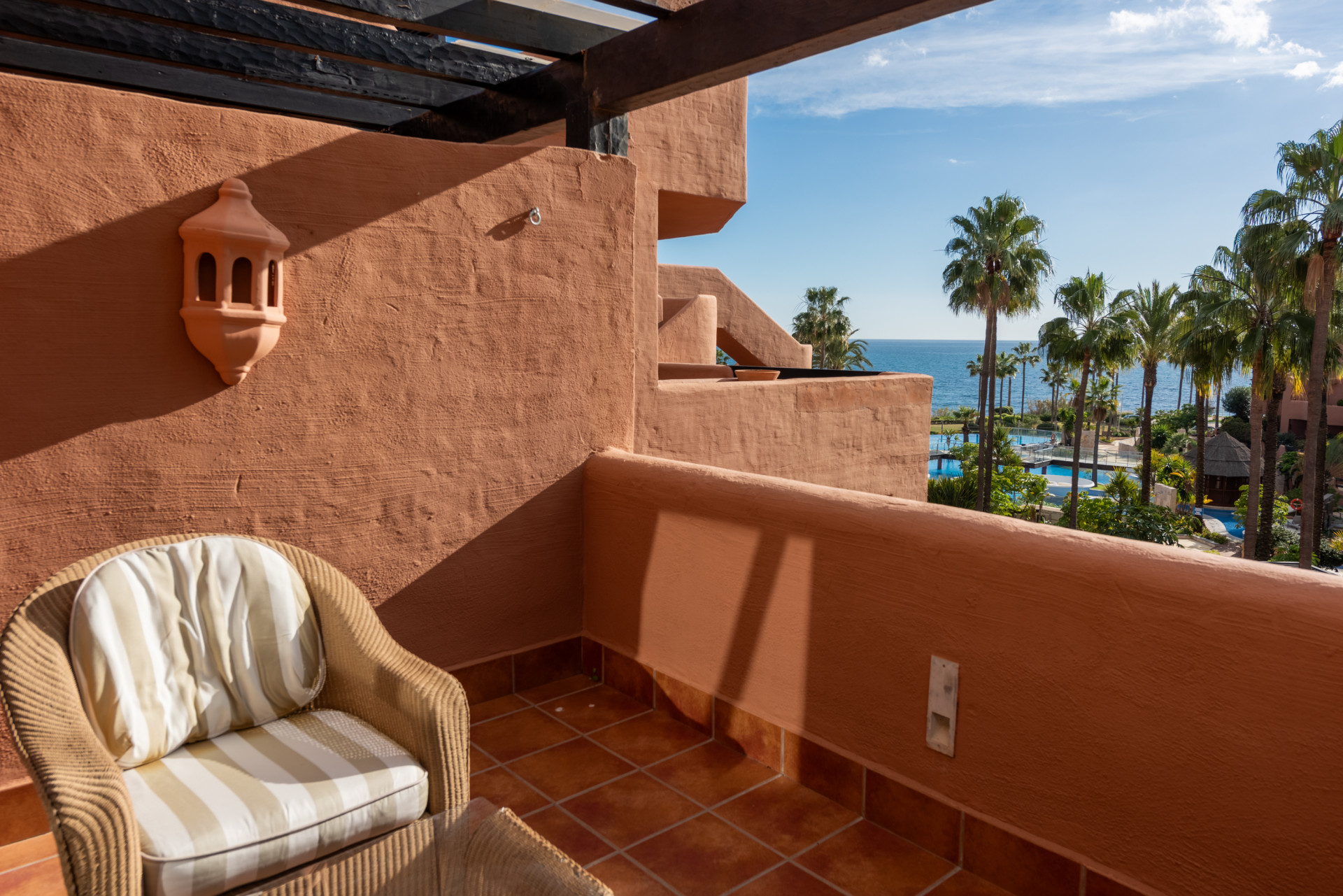Image {index}: Apartment For sale, Estepona, €1,100,000 [830-00351P]