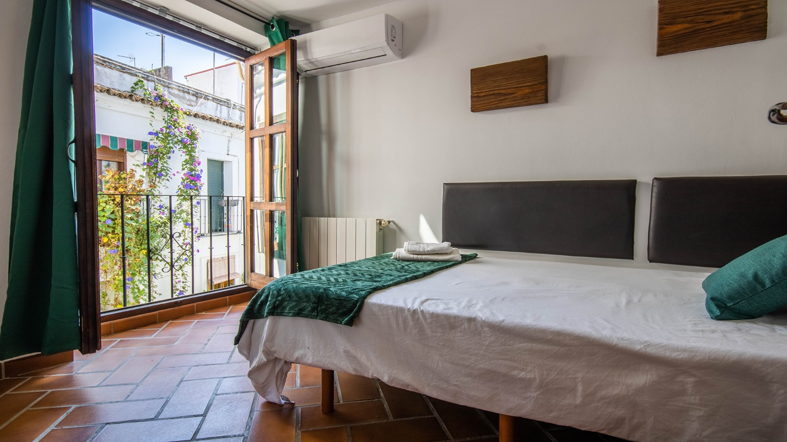 HISTORIC CHARM & MODERN COMFORT