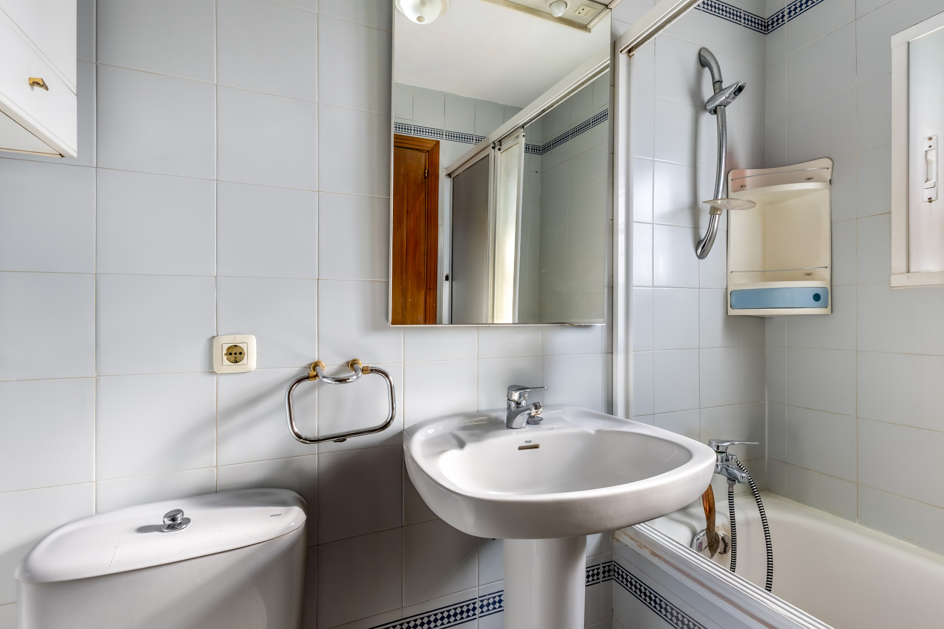 Spacious triplex with 5 bedrooms