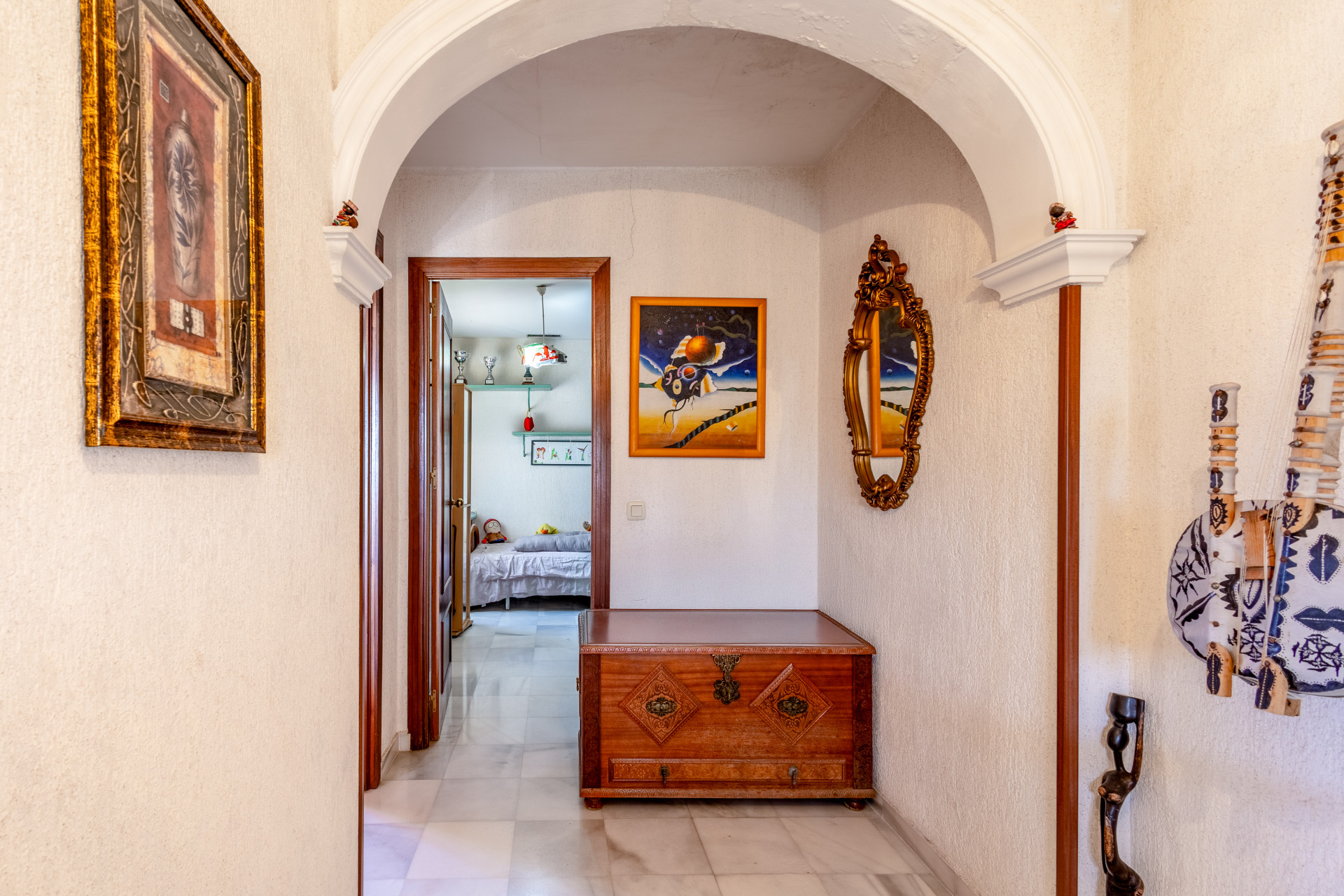 Spacious triplex with 5 bedrooms