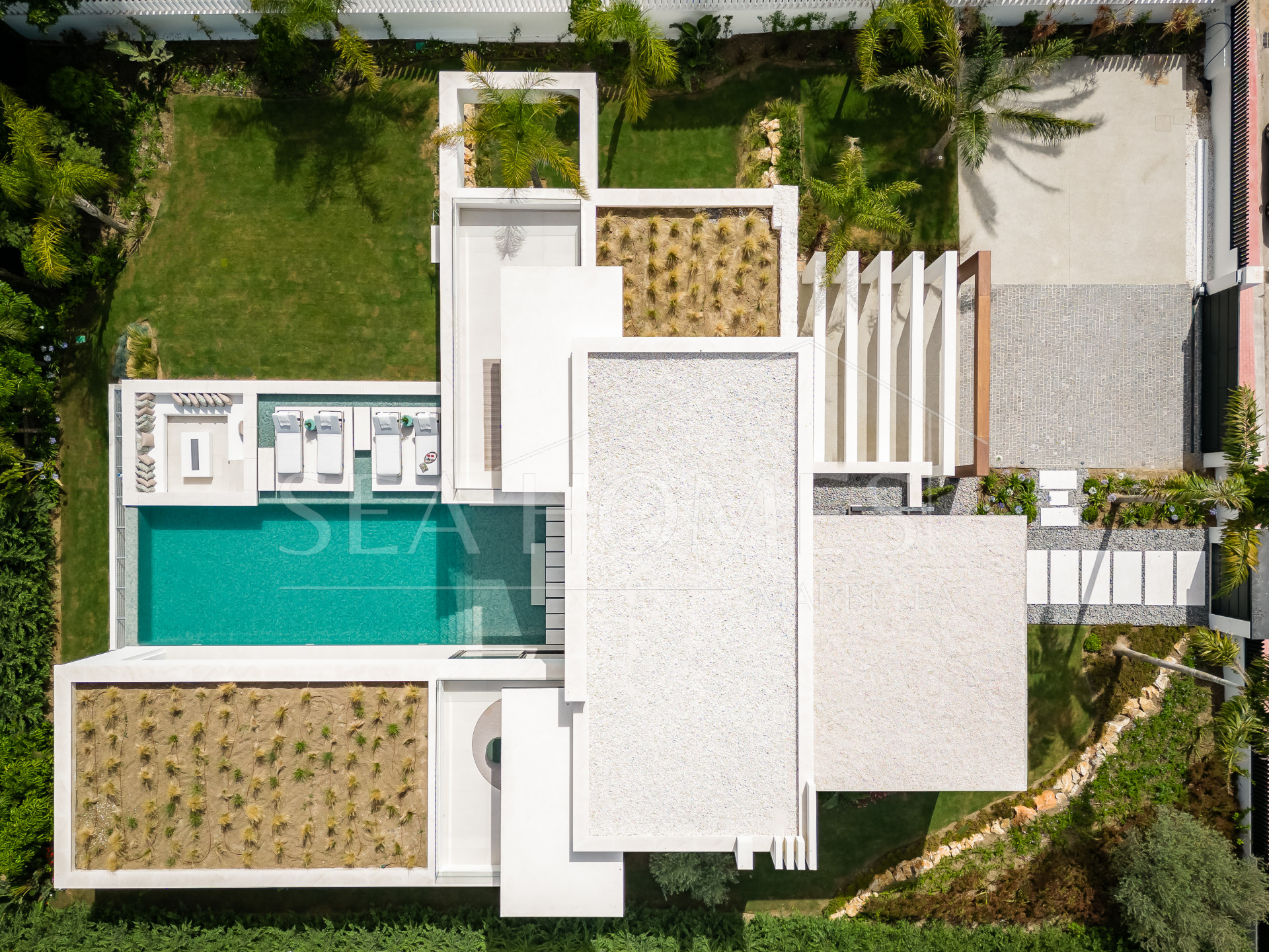 Modern Luxury Villa in Nueva Andalucia
