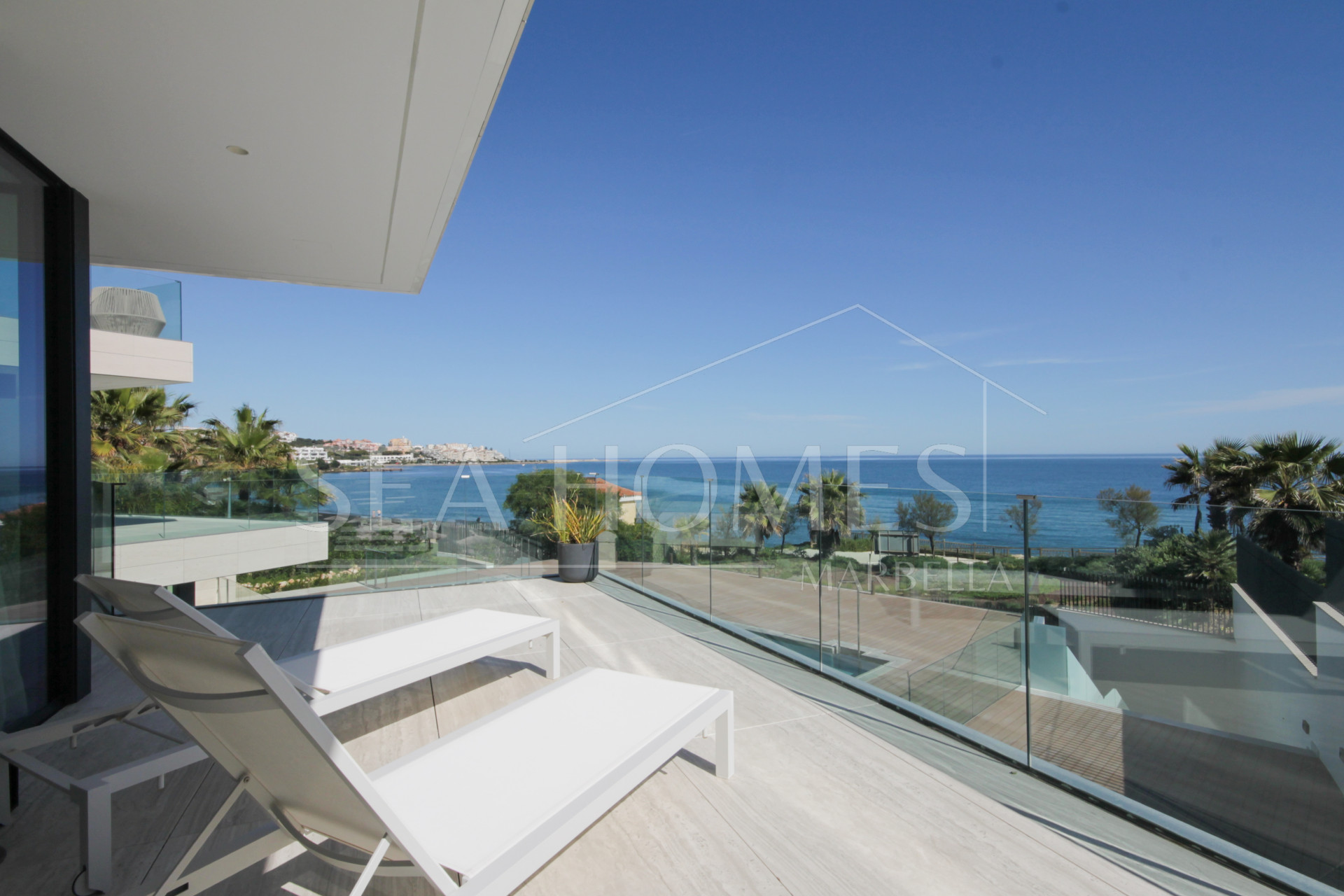 3 bedroom front line beach apartment with sea views for sale in The Sapphire, Estepona