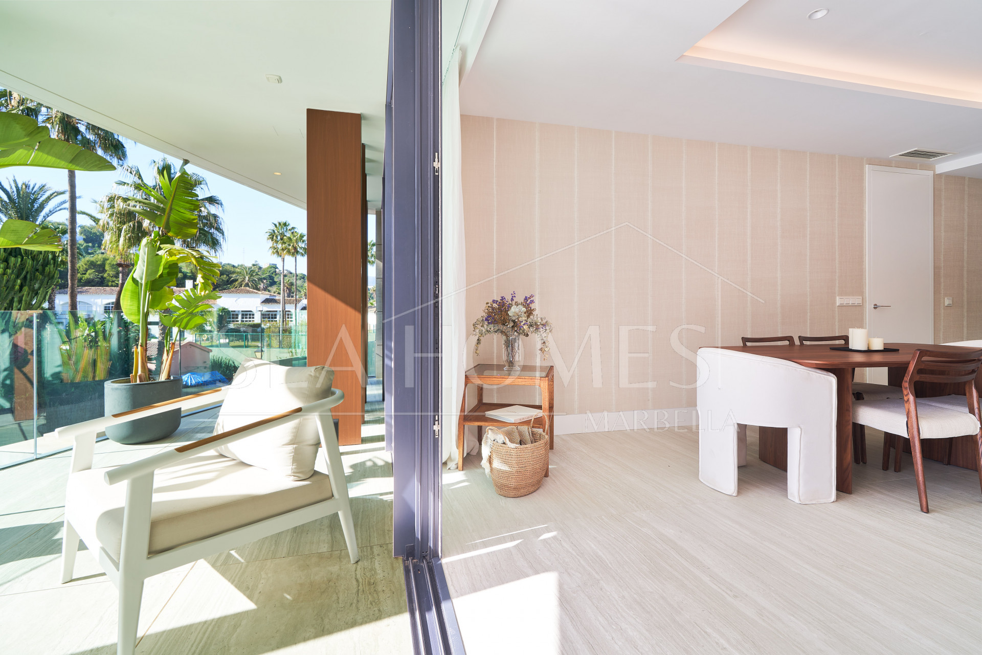 Sophisticated Newly Built Residence in a Prime Beachfront Location