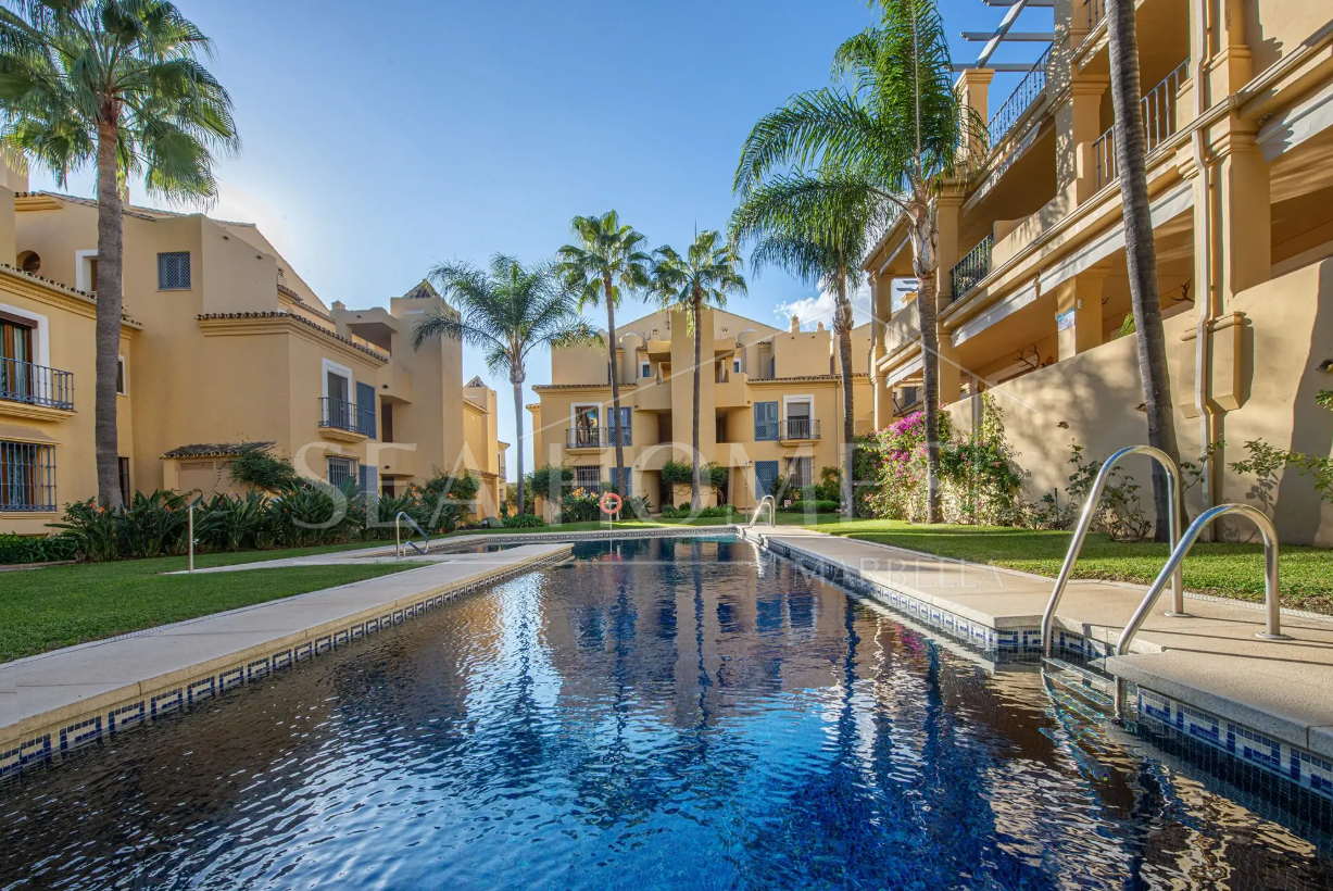 Spectacular double apartment with 5 bedrooms for sale in Nagüeles, Marbella