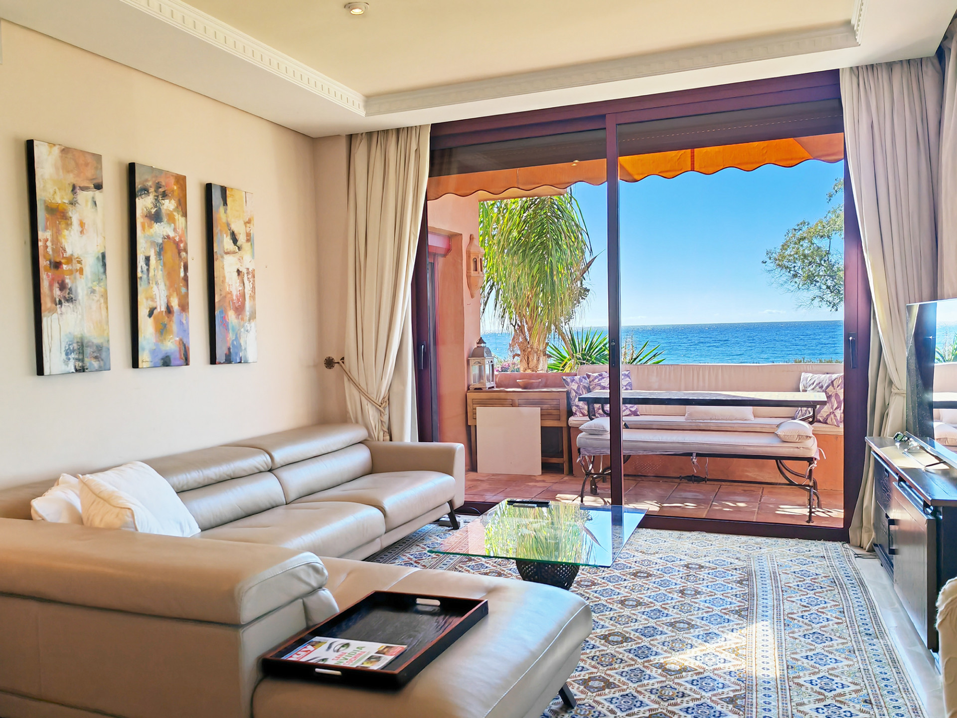 Apartamento de lujo frente al mar en Alicate Playa, Marbella