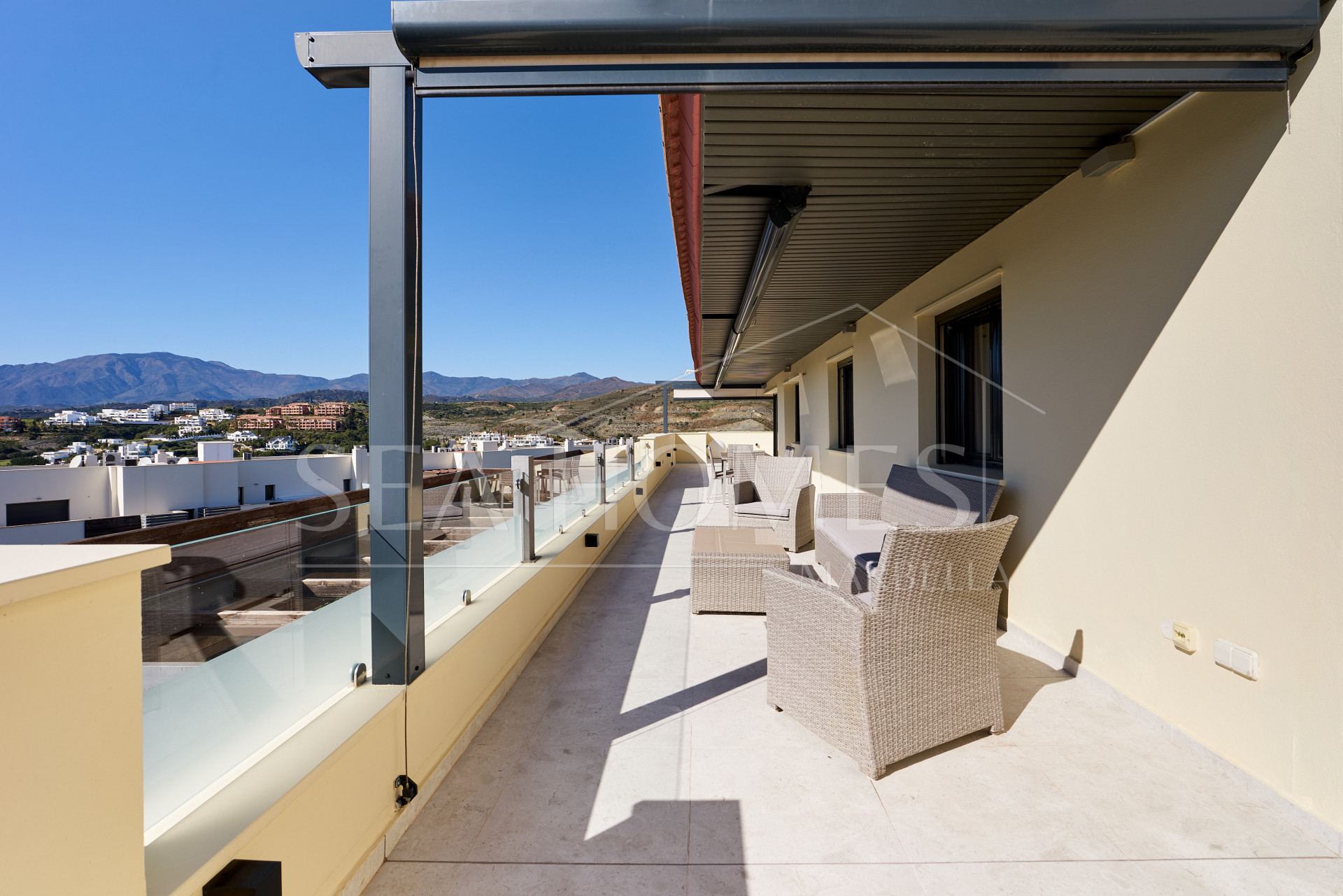 Luxurious Penthouse in Los Flamingos, Estepona with Panoramic Views