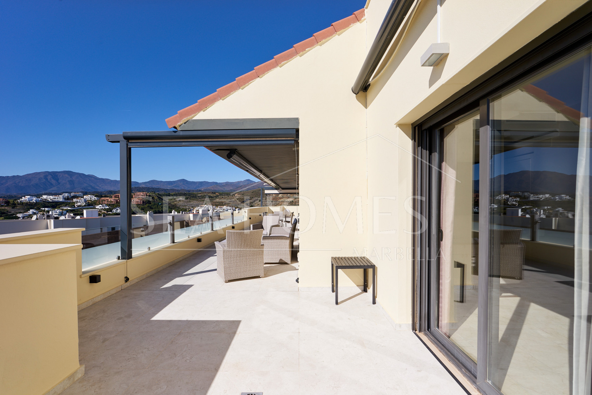 Luxurious Penthouse in Los Flamingos, Estepona with Panoramic Views