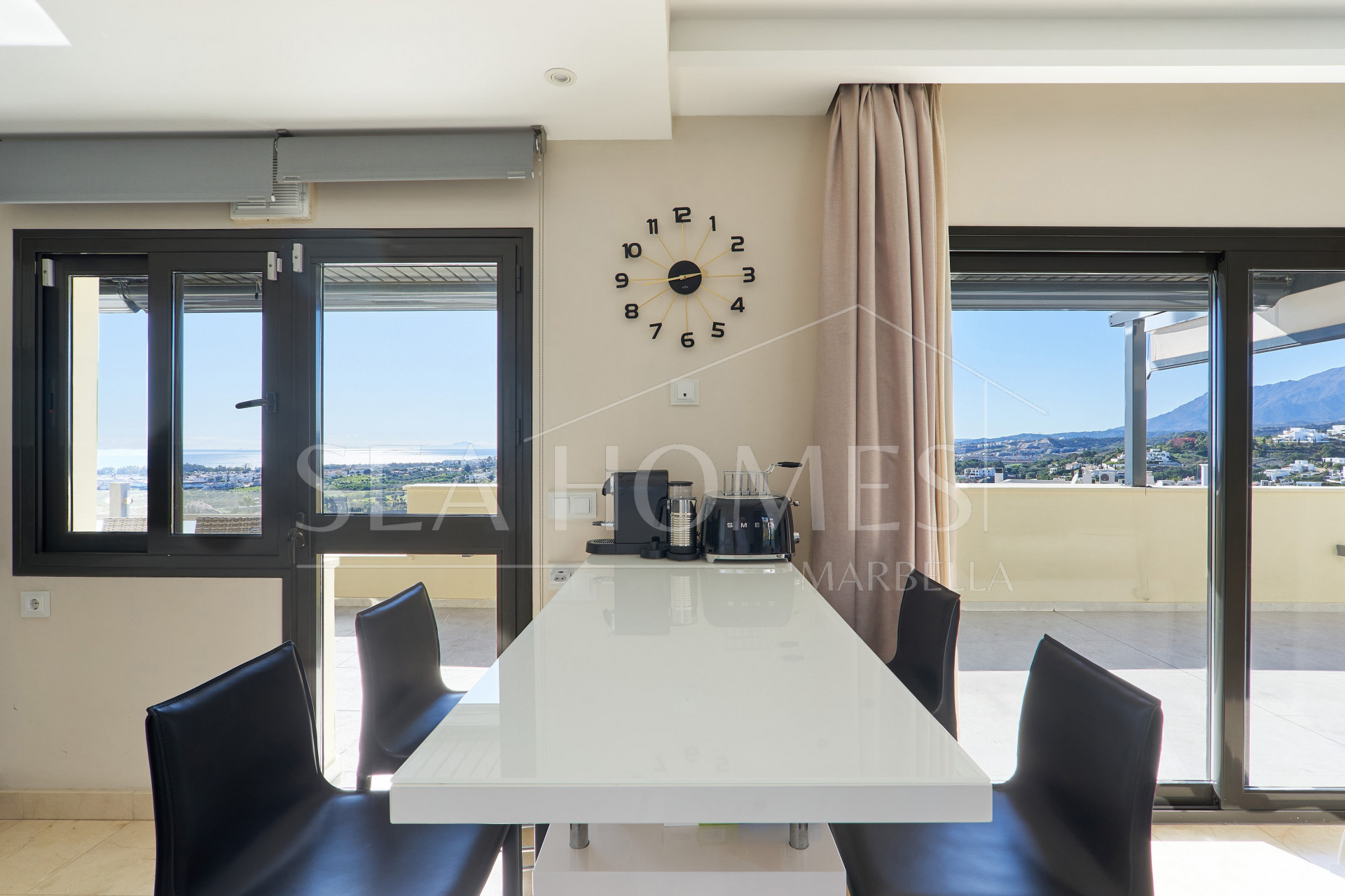 Luxurious Penthouse in Los Flamingos, Estepona with Panoramic Views