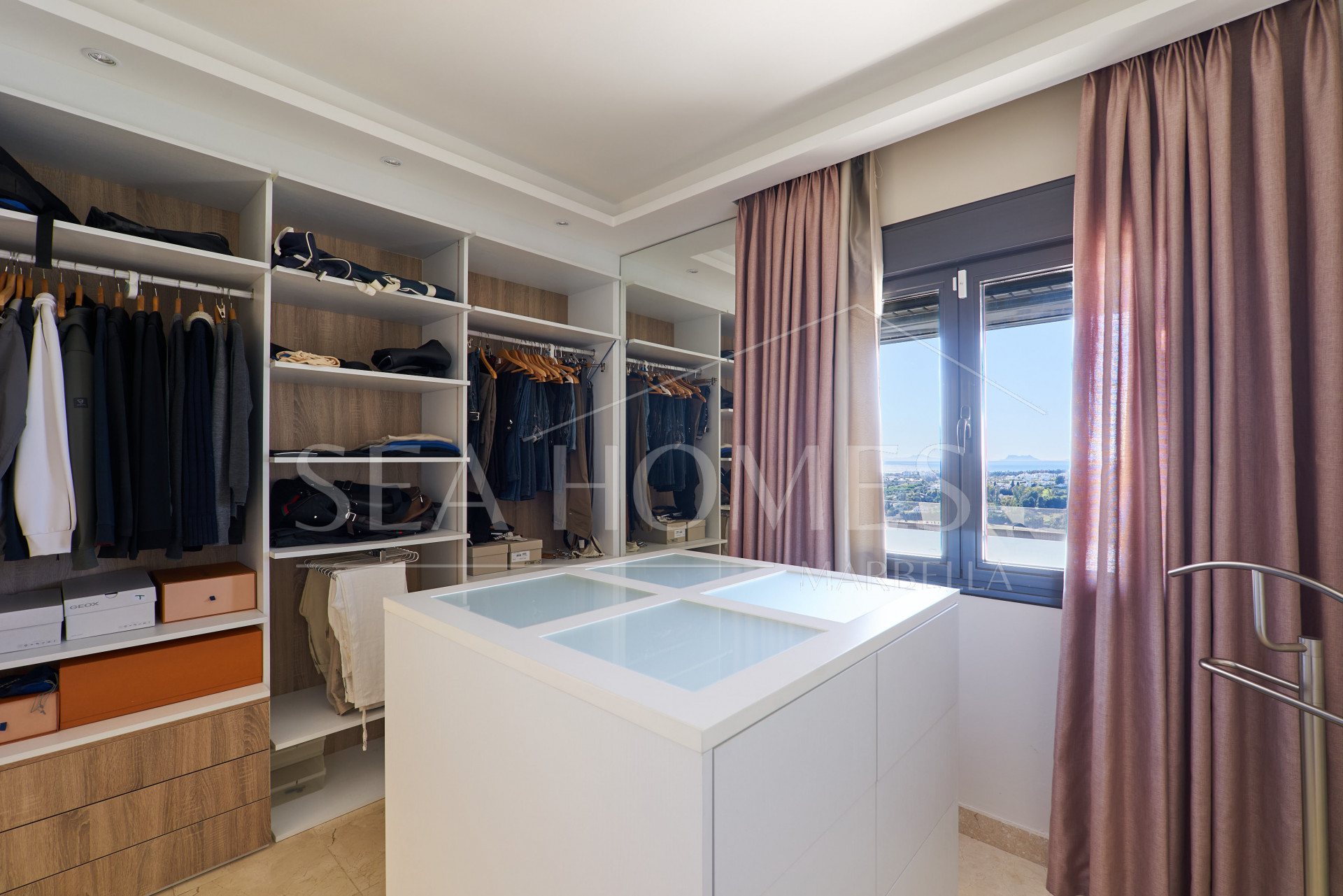 Luxurious Penthouse in Los Flamingos, Estepona with Panoramic Views