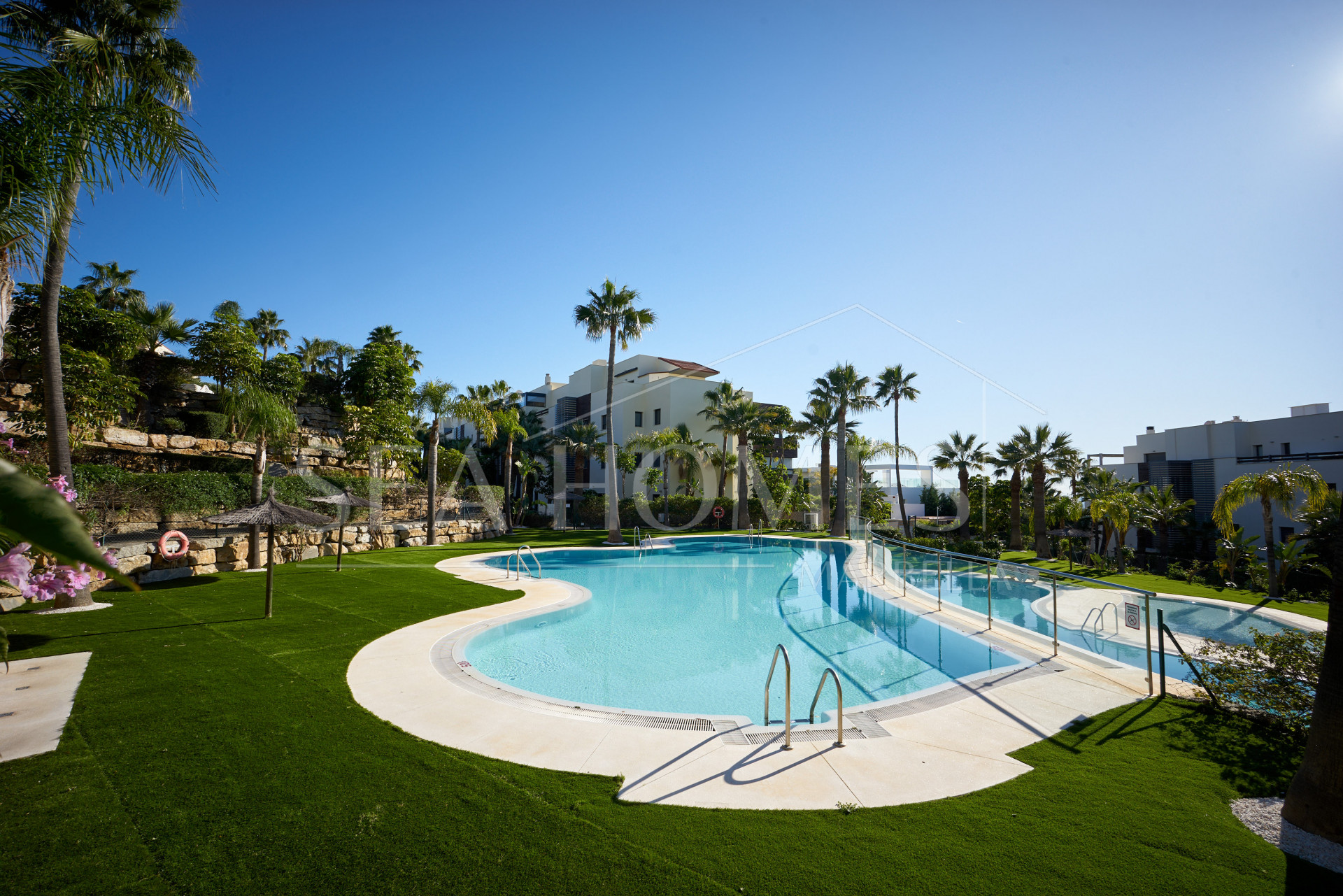 Luxurious Penthouse in Los Flamingos, Estepona with Panoramic Views
