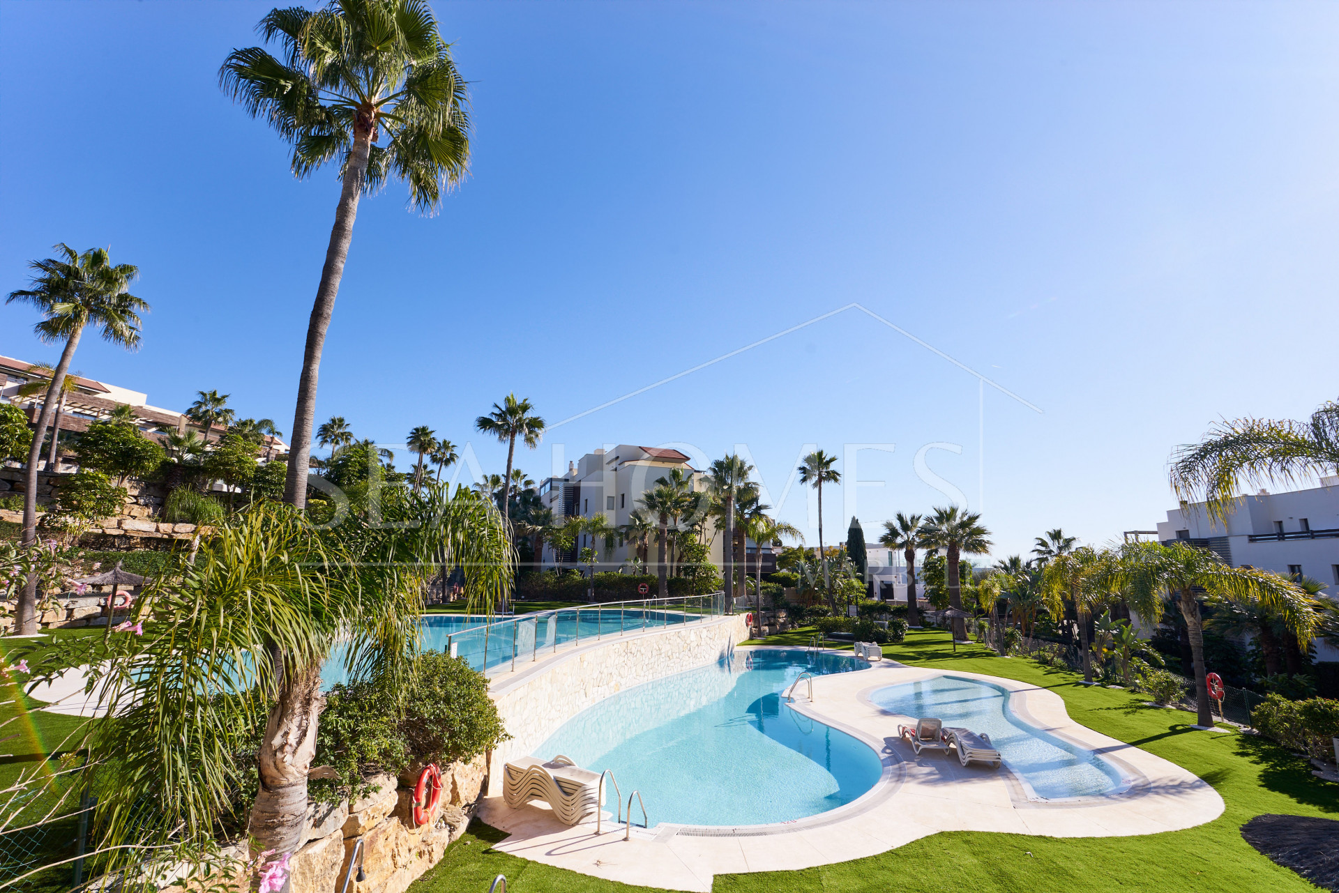 Luxurious Penthouse in Los Flamingos, Estepona with Panoramic Views