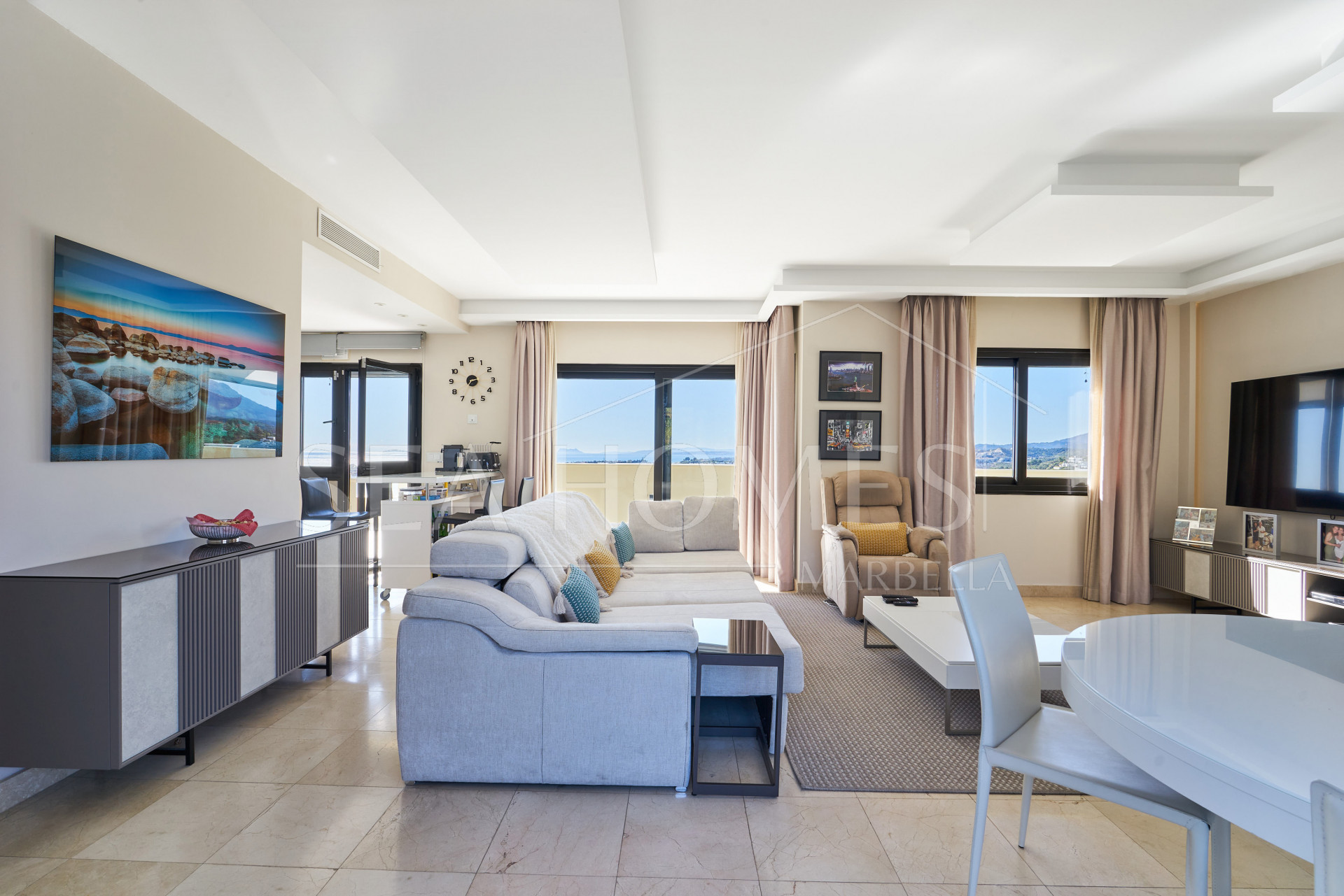 Luxurious Penthouse in Los Flamingos, Estepona with Panoramic Views