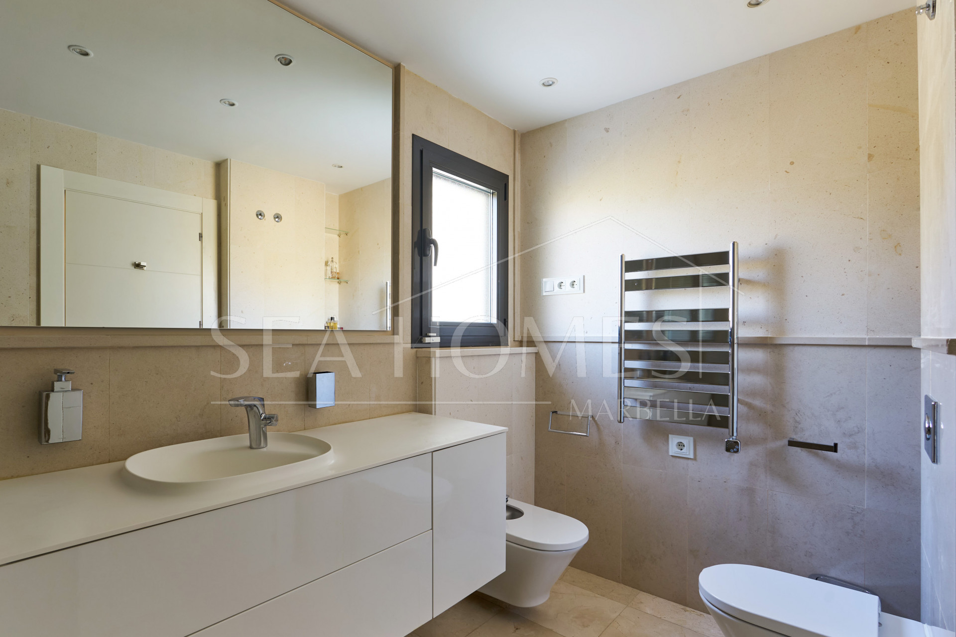Luxurious Penthouse in Los Flamingos, Estepona with Panoramic Views
