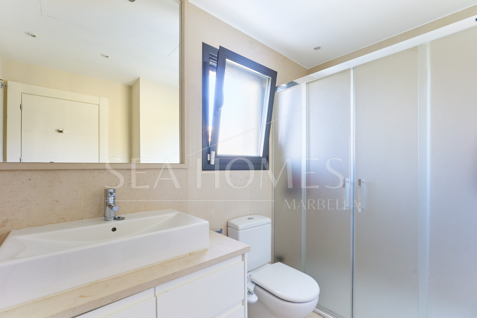 Luxurious Penthouse in Los Flamingos, Estepona with Panoramic Views