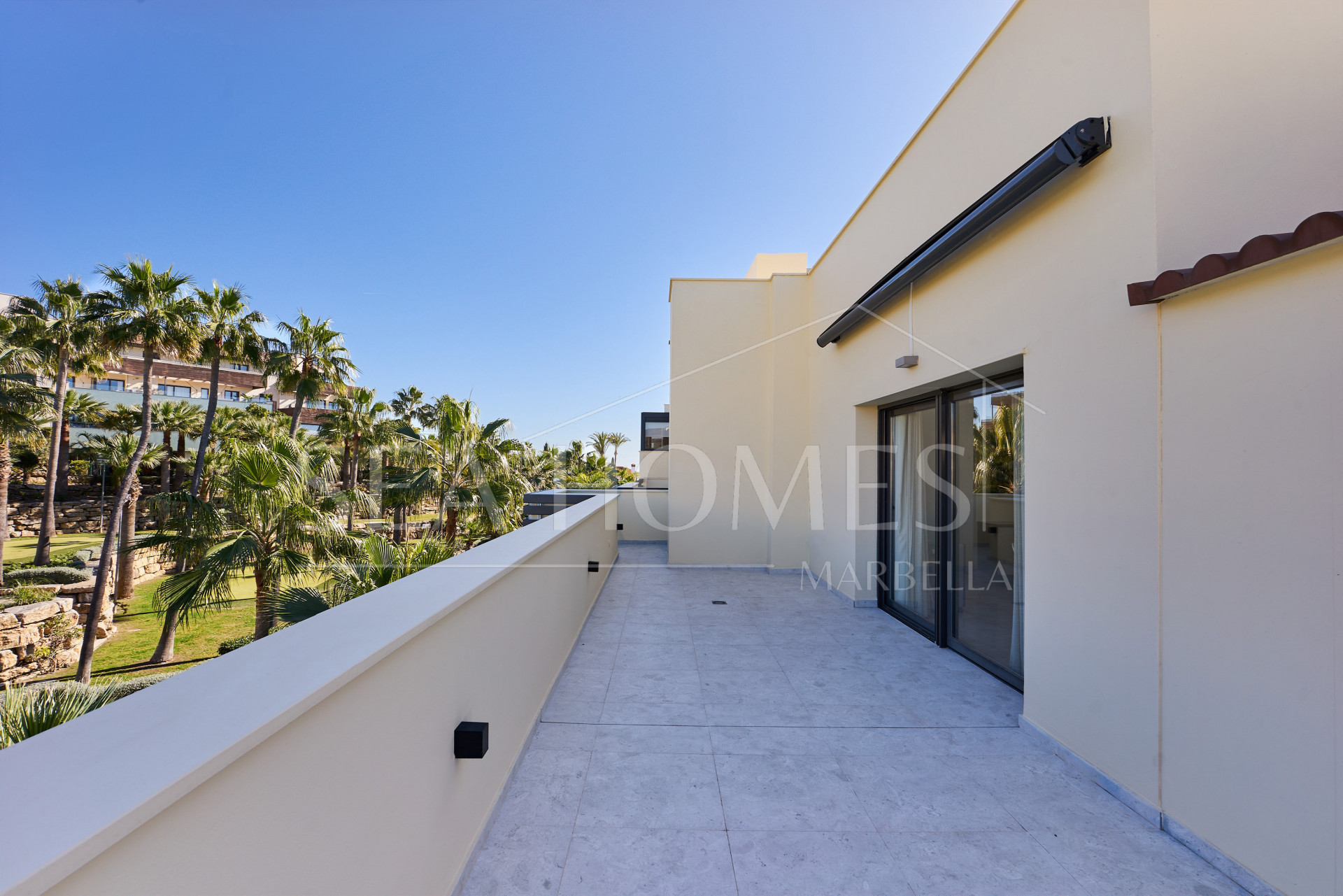 Luxurious Penthouse in Los Flamingos, Estepona with Panoramic Views