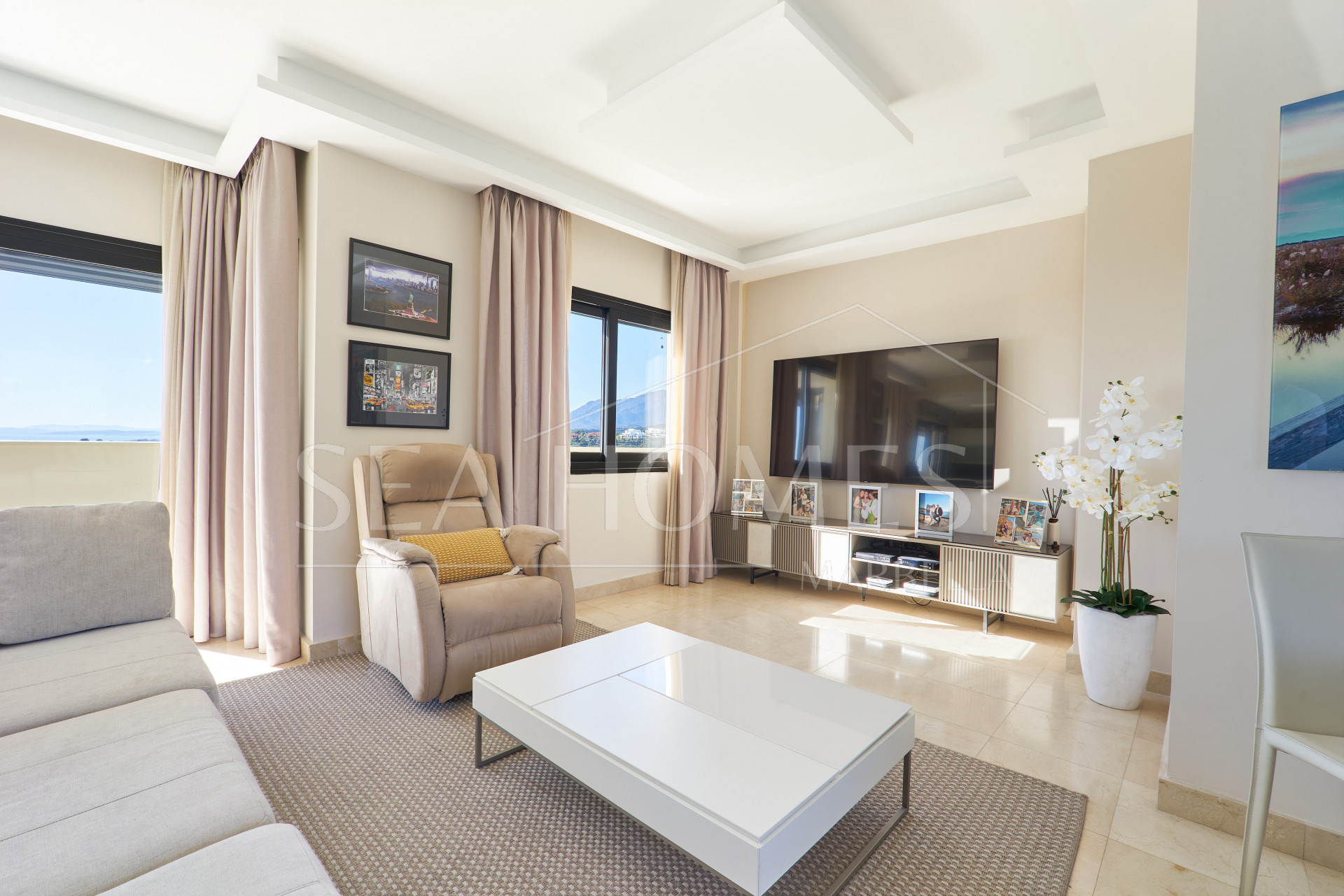 Luxurious Penthouse in Los Flamingos, Estepona with Panoramic Views