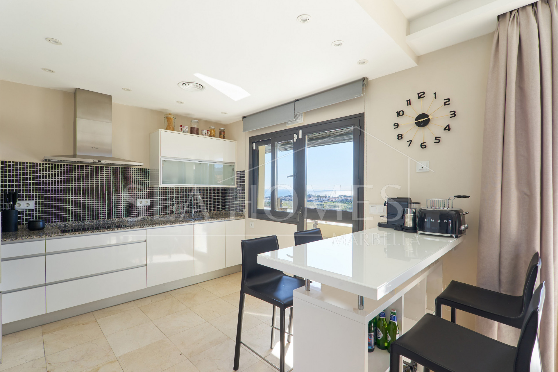Luxurious Penthouse in Los Flamingos, Estepona with Panoramic Views