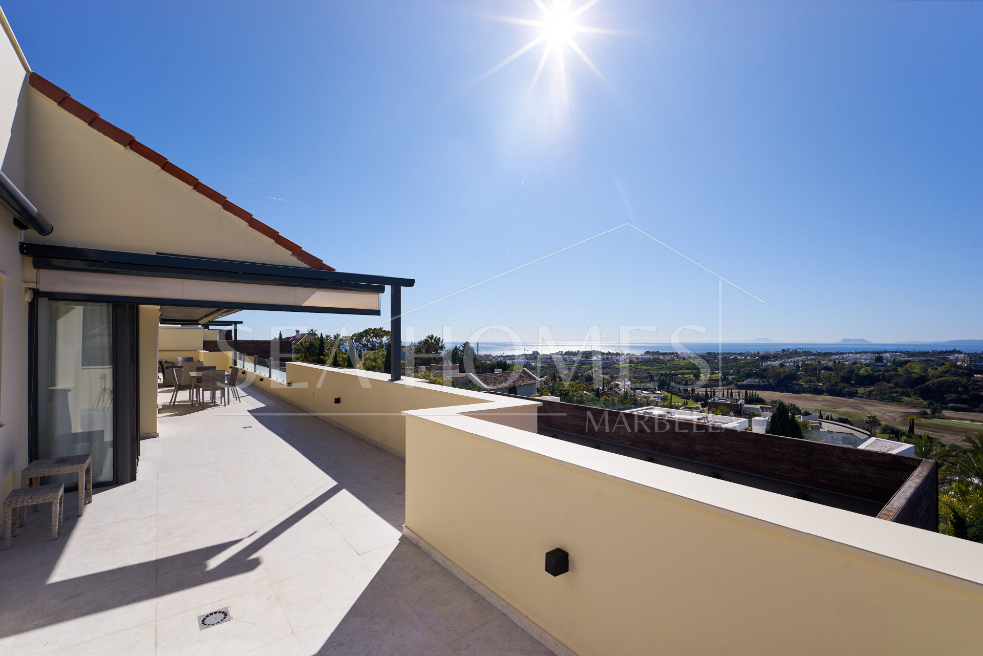 Luxurious Penthouse in Los Flamingos, Estepona with Panoramic Views