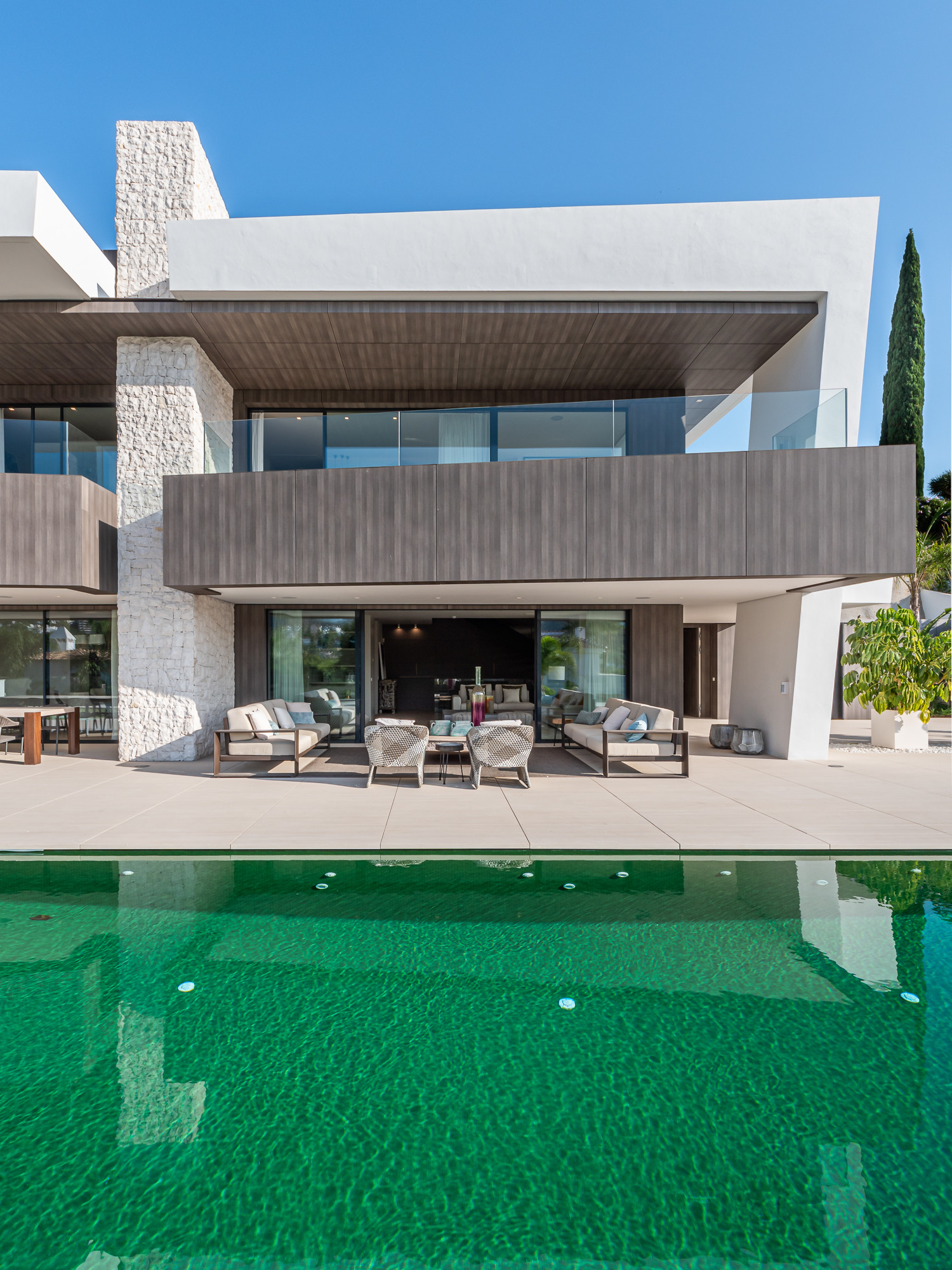 Contemporary Johannesburg Home Golf Course : Modern Home Overlooking