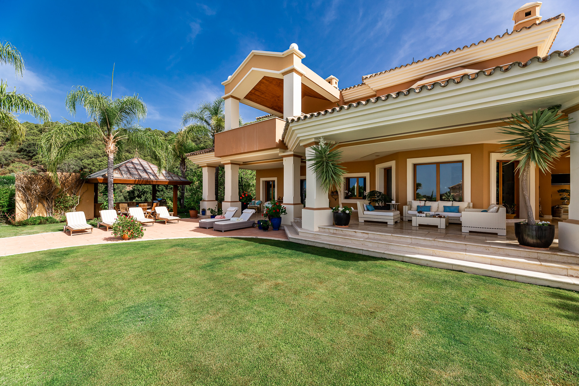 Elegant frontline golf villa Marbella Club a luxury Single Family Home for sale in Marbella