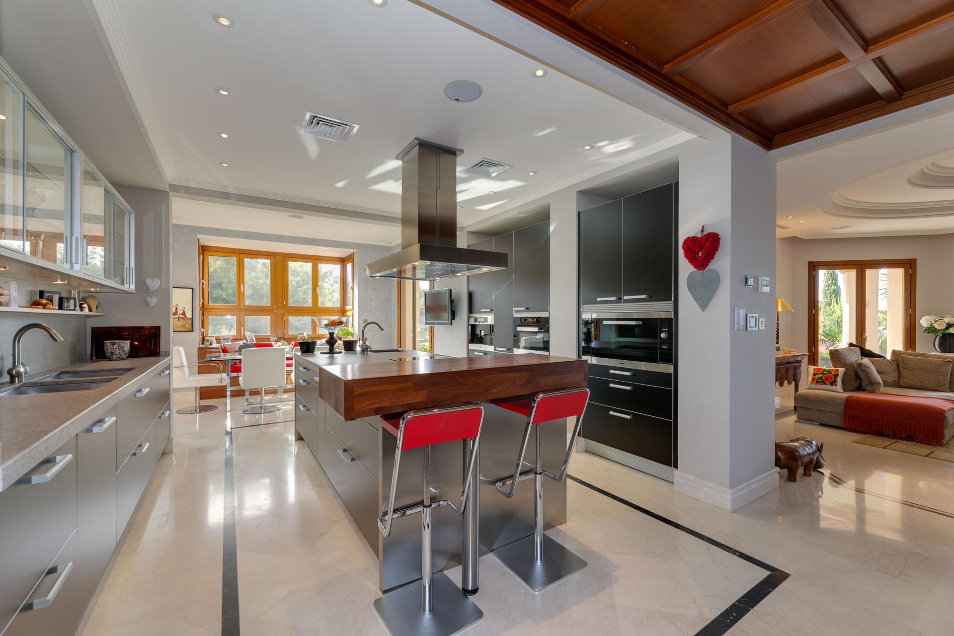 Elegant frontline golf villa Marbella Club a luxury Single Family Home for sale in Marbella