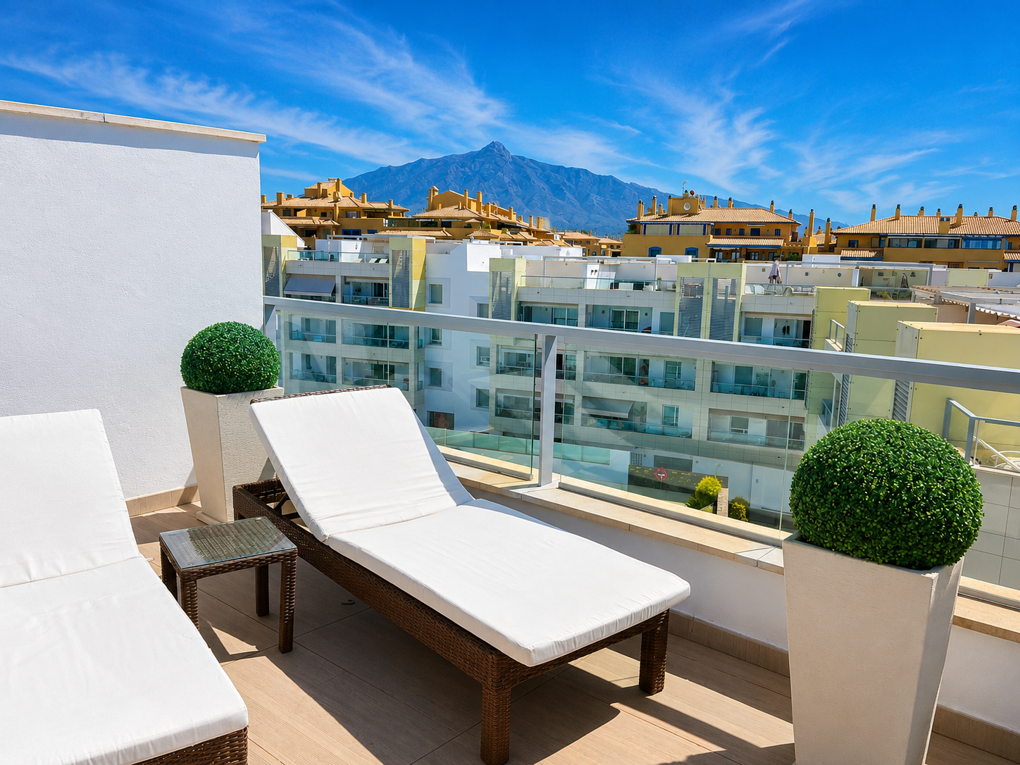 Stylish Beachside Penthouse Living in San Pedro de Alcántara