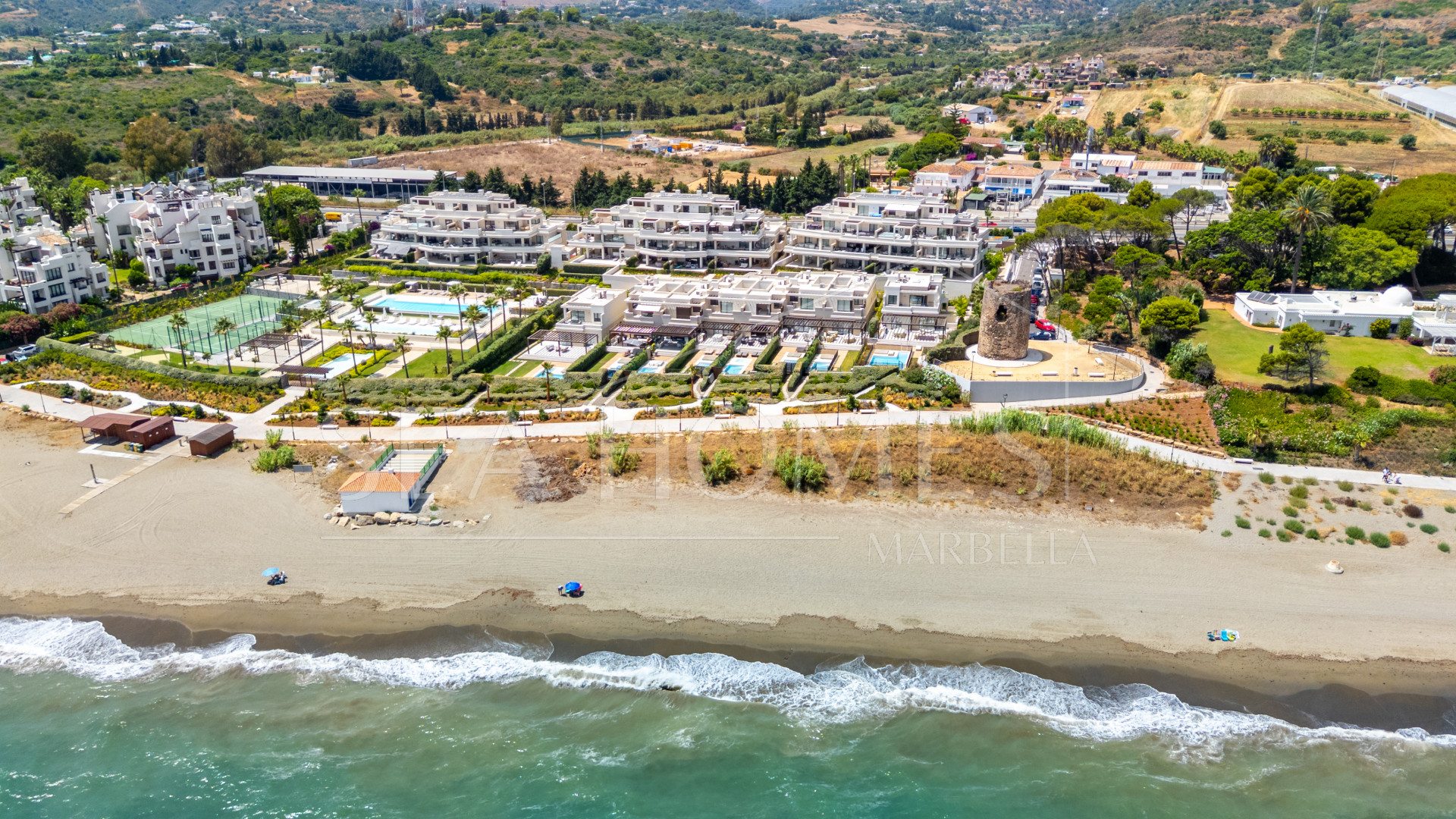 EXCLUSIVE BEACHSIDE TOWNHOUSE WITH PRIVATE POOL AND PANORAMIC SEA VIEWS