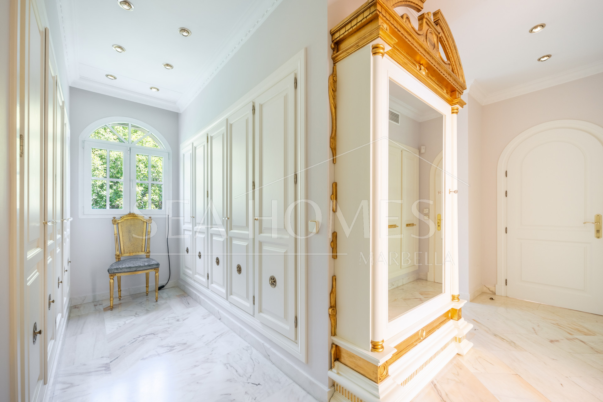 SPECTACULAR PRIVATE ESTATE WITH PANORAMIC VIEWS AND DEVELOPMENT POTENTIAL IN CASCADA DE CAMOJÁN