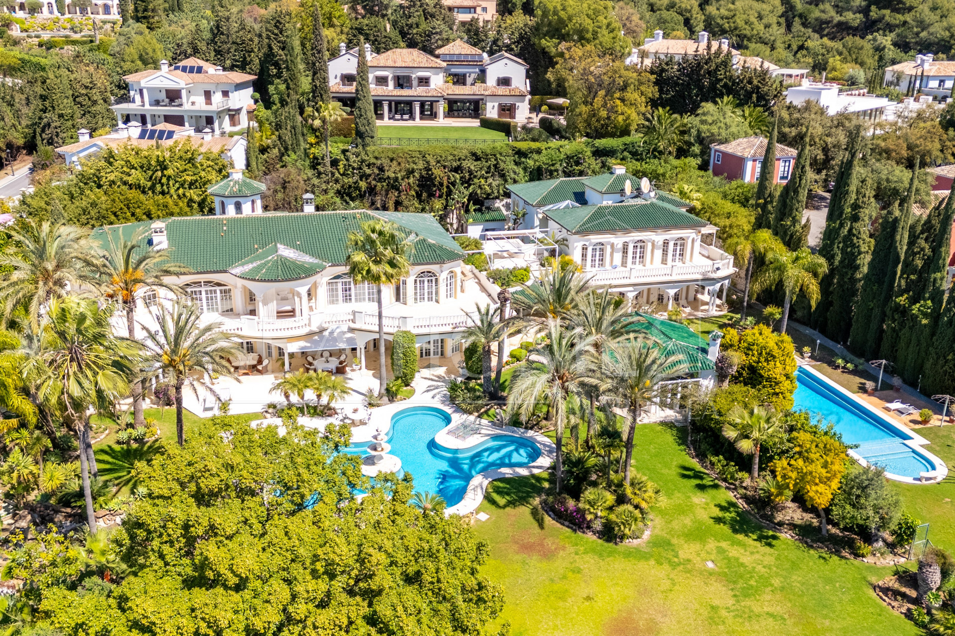 SPECTACULAR PRIVATE ESTATE WITH PANORAMIC VIEWS AND DEVELOPMENT POTENTIAL IN CASCADA DE CAMOJÁN