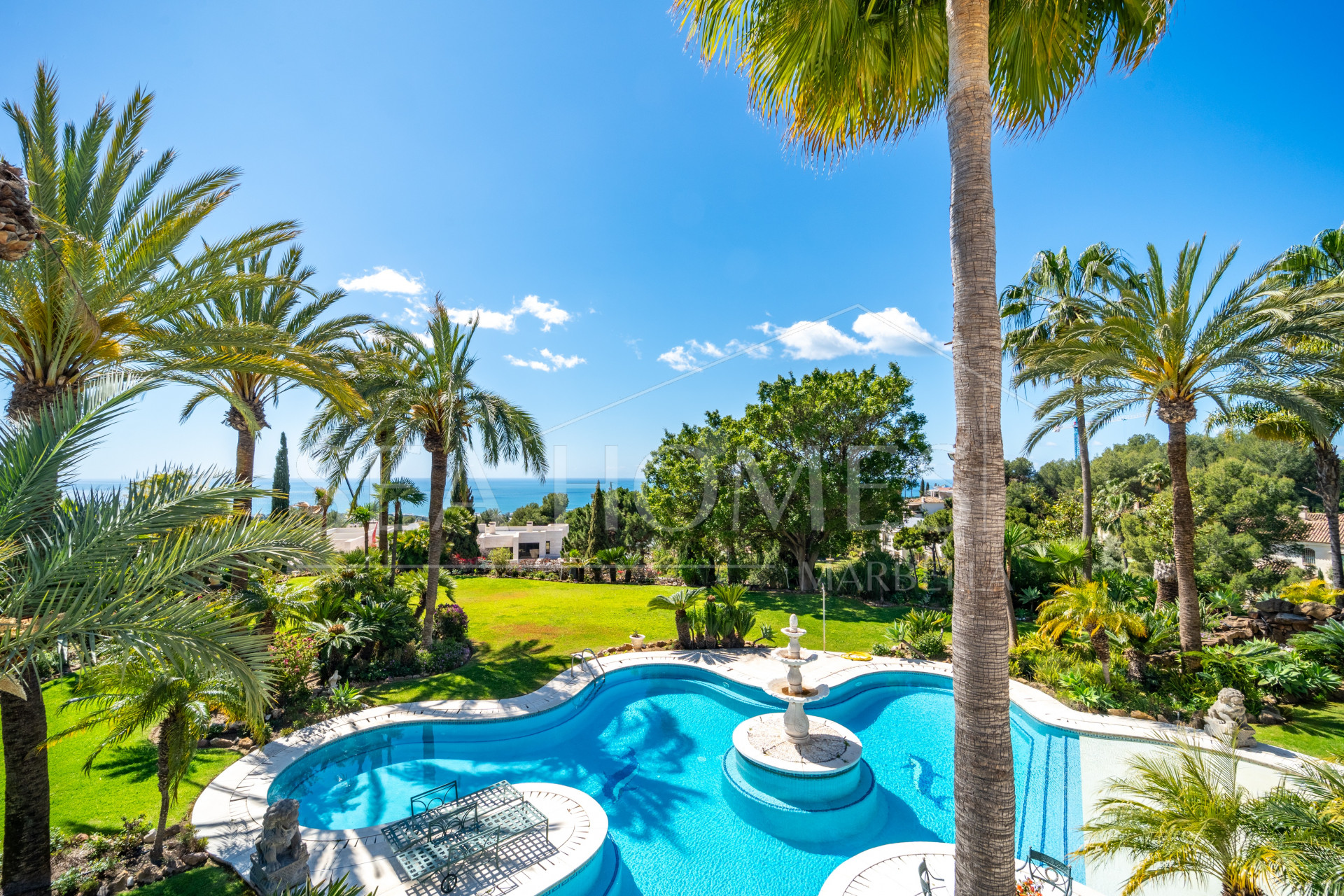 SPECTACULAR PRIVATE ESTATE WITH PANORAMIC VIEWS AND DEVELOPMENT POTENTIAL IN CASCADA DE CAMOJÁN