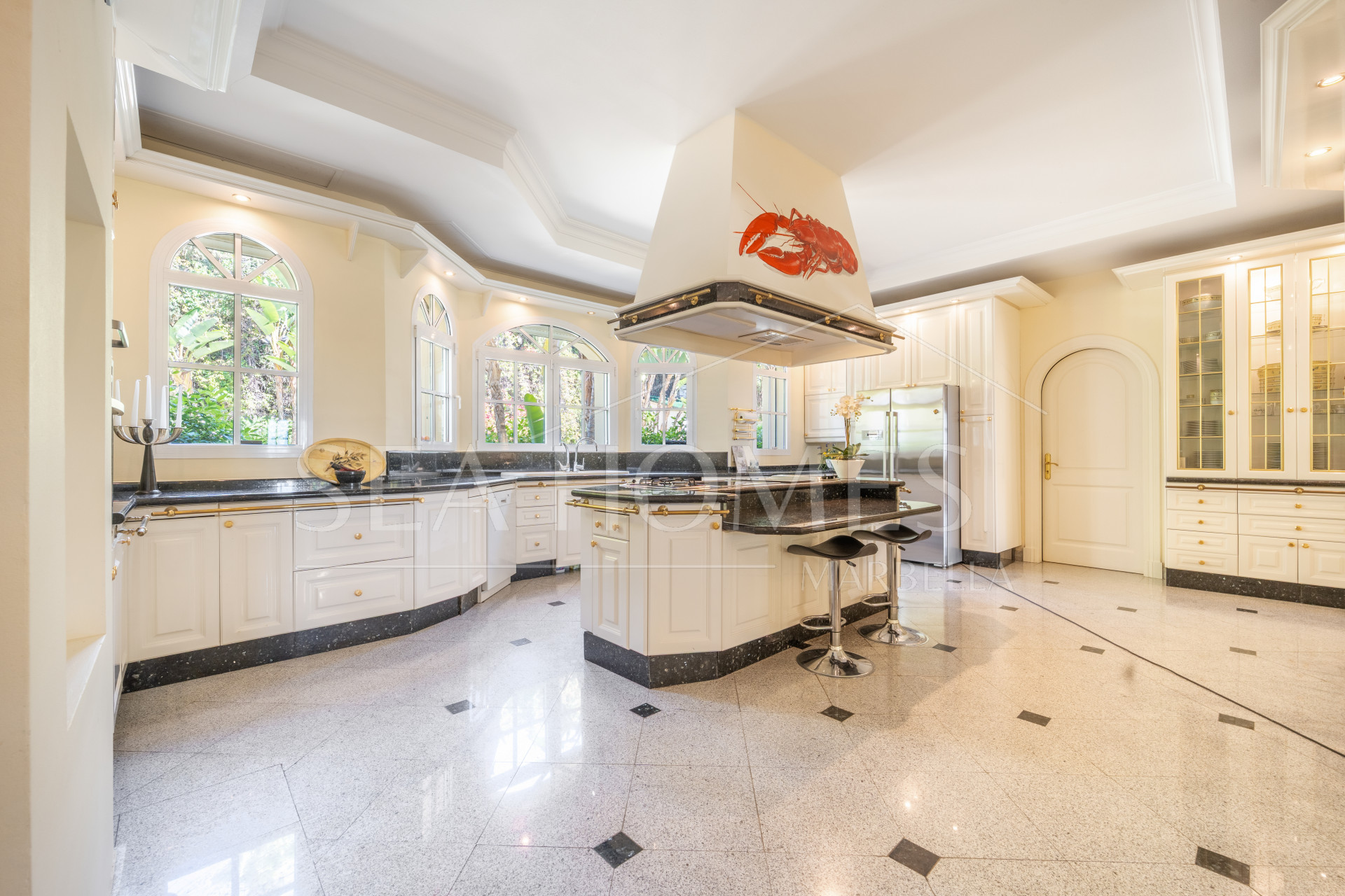 SPECTACULAR PRIVATE ESTATE WITH PANORAMIC VIEWS AND DEVELOPMENT POTENTIAL IN CASCADA DE CAMOJÁN