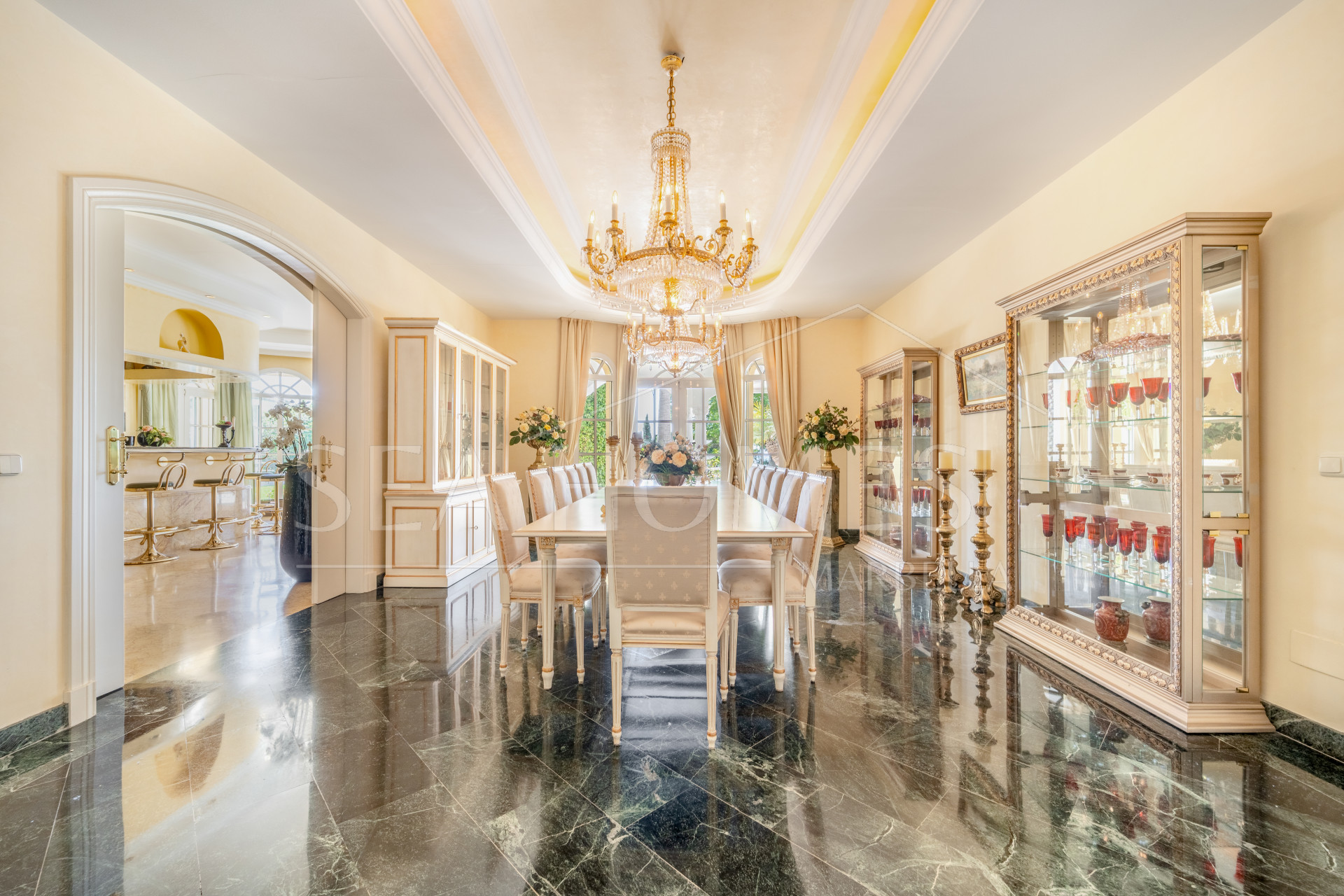 SPECTACULAR PRIVATE ESTATE WITH PANORAMIC VIEWS AND DEVELOPMENT POTENTIAL IN CASCADA DE CAMOJÁN