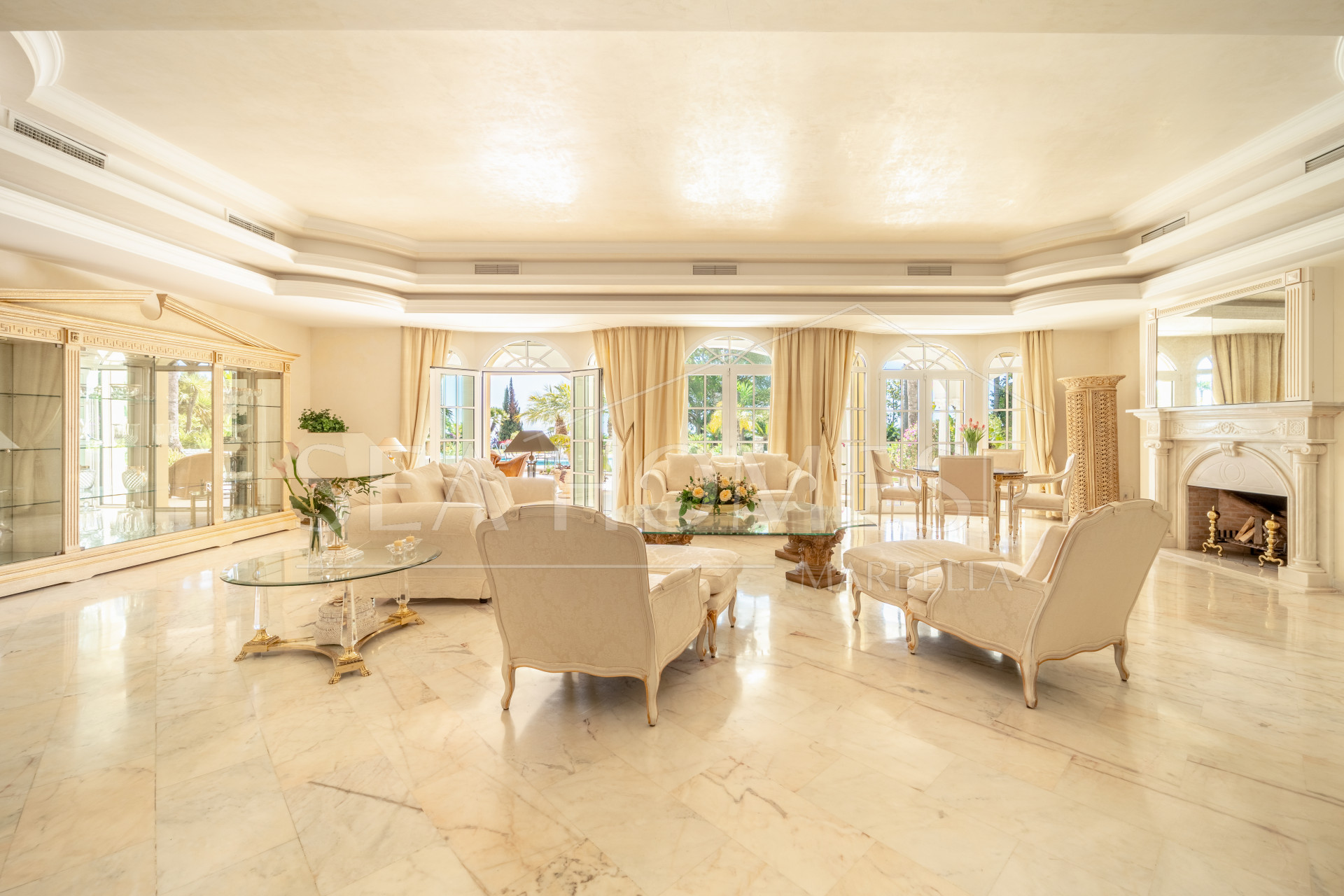 SPECTACULAR PRIVATE ESTATE WITH PANORAMIC VIEWS AND DEVELOPMENT POTENTIAL IN CASCADA DE CAMOJÁN