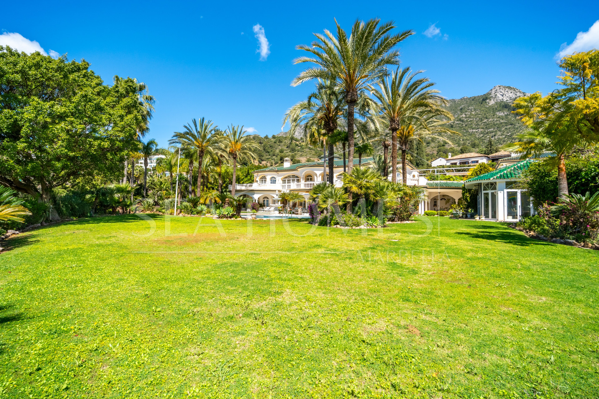 SPECTACULAR PRIVATE ESTATE WITH PANORAMIC VIEWS AND DEVELOPMENT POTENTIAL IN CASCADA DE CAMOJÁN