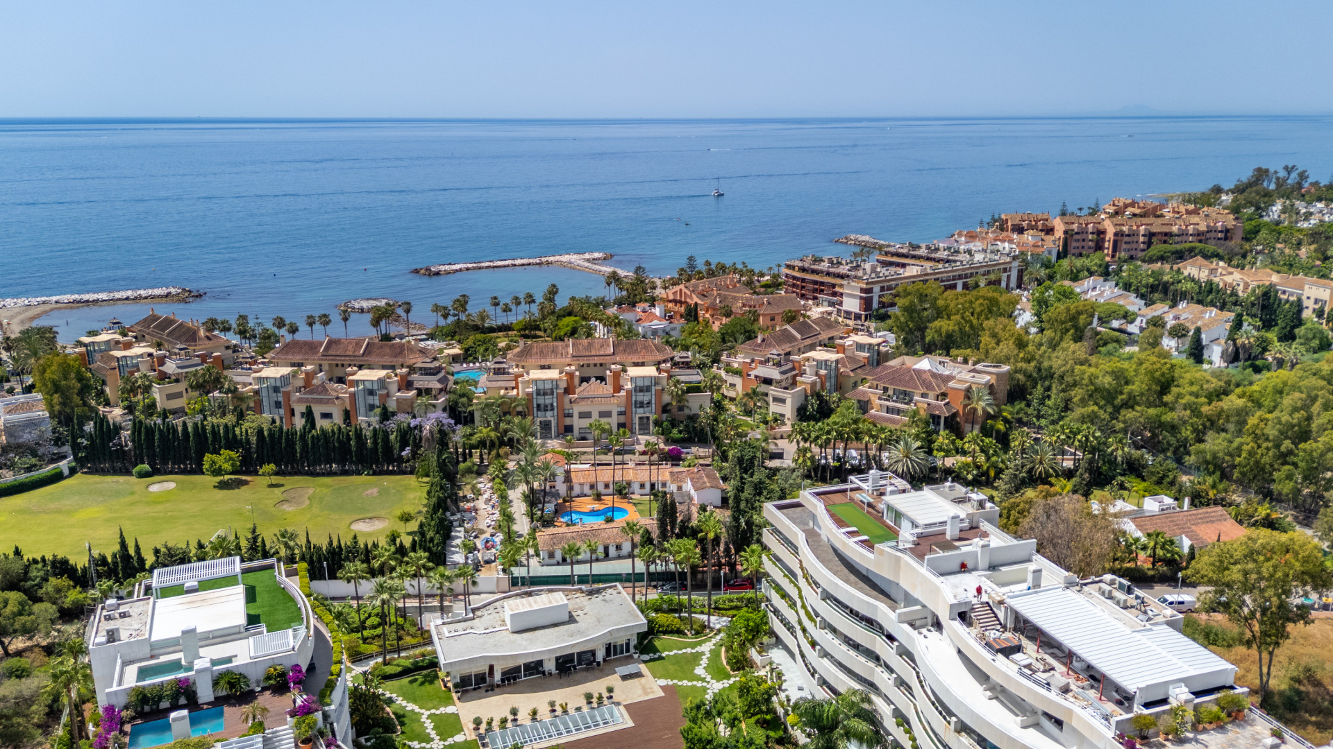 Image 31: Apartamento For sale, Puerto Banús, €2,300,000 [HFMs628493]