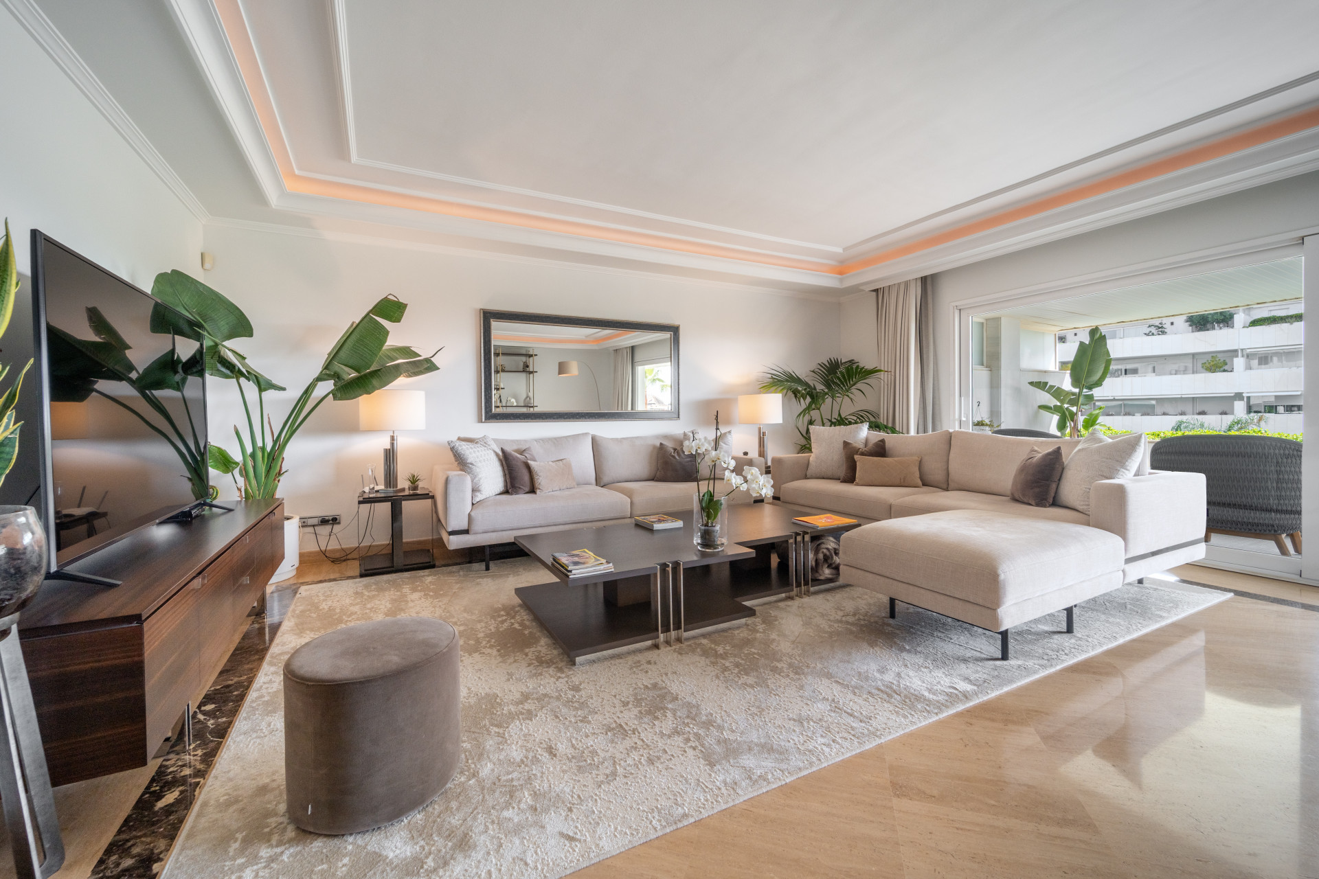 Image 1: Apartamento For sale, Puerto Banús, €2,300,000 [HFMs628493]