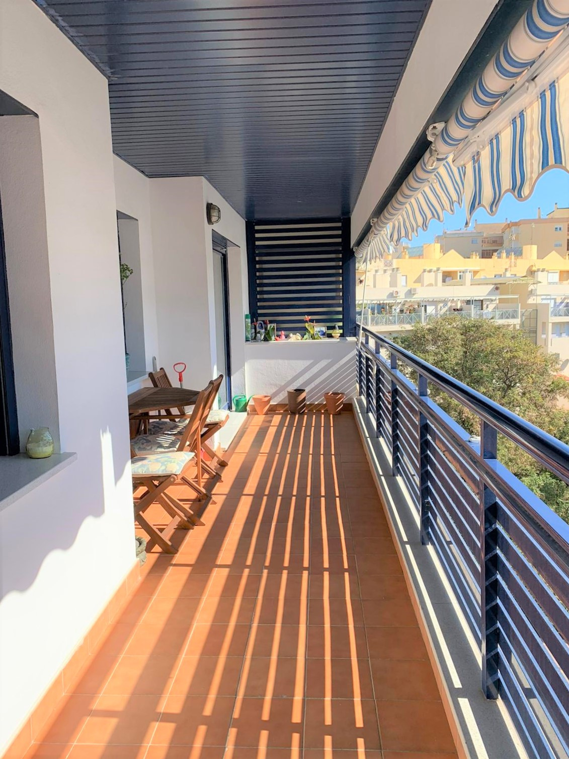 Bright penthouse with spectacular solarium and panoramic views in the Port of Estepona! — photo 4