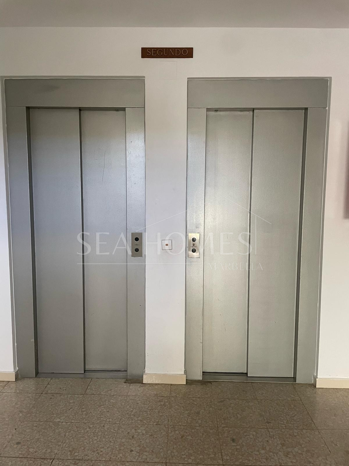 Opportunity for a 3-bedroom apartment near the Port of Estepona!