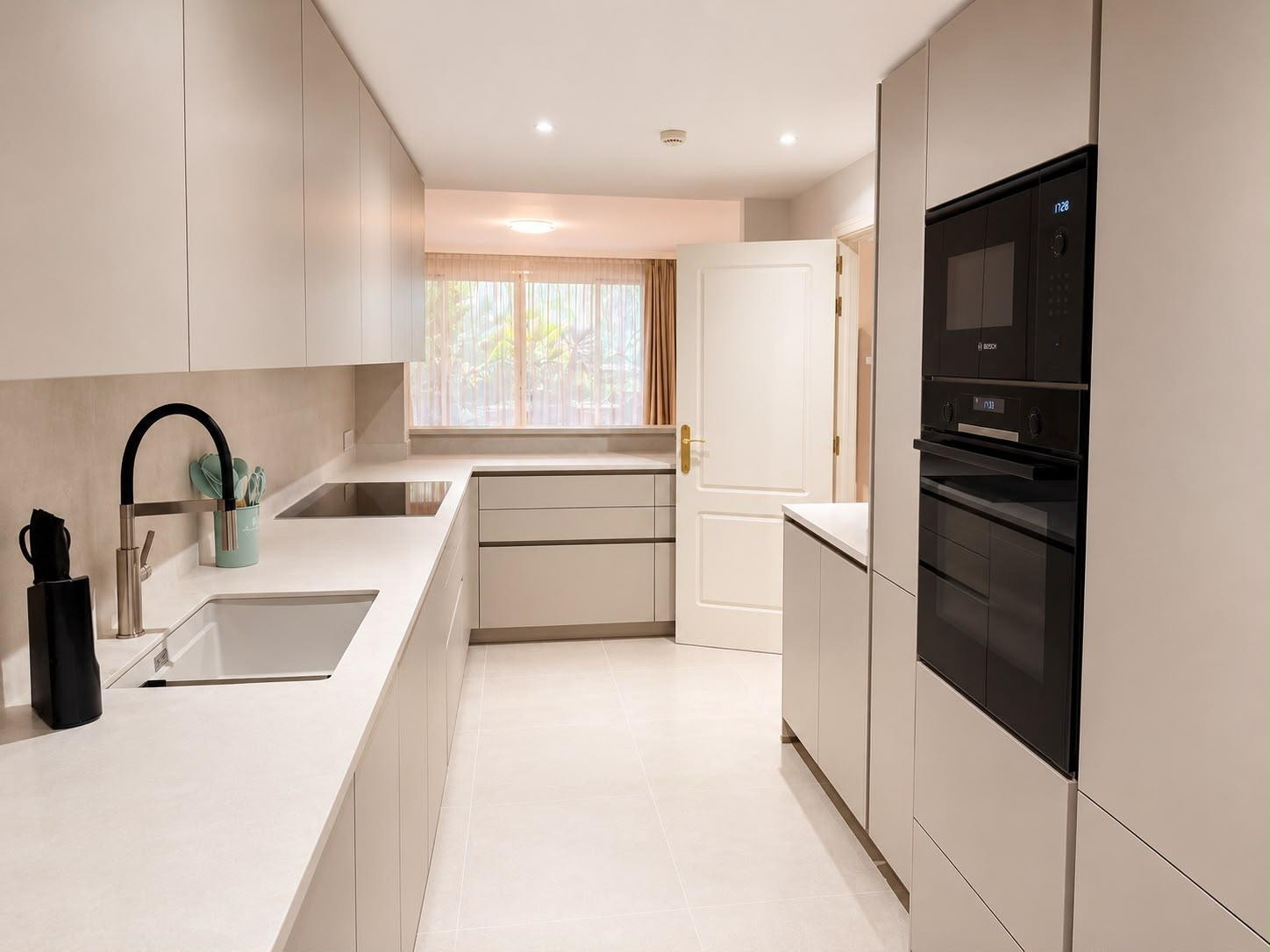 Beautiful Renovated Ground Floor Apartment for Long-Term Rental in Bahía de Alcántara, Marbella — photo 3