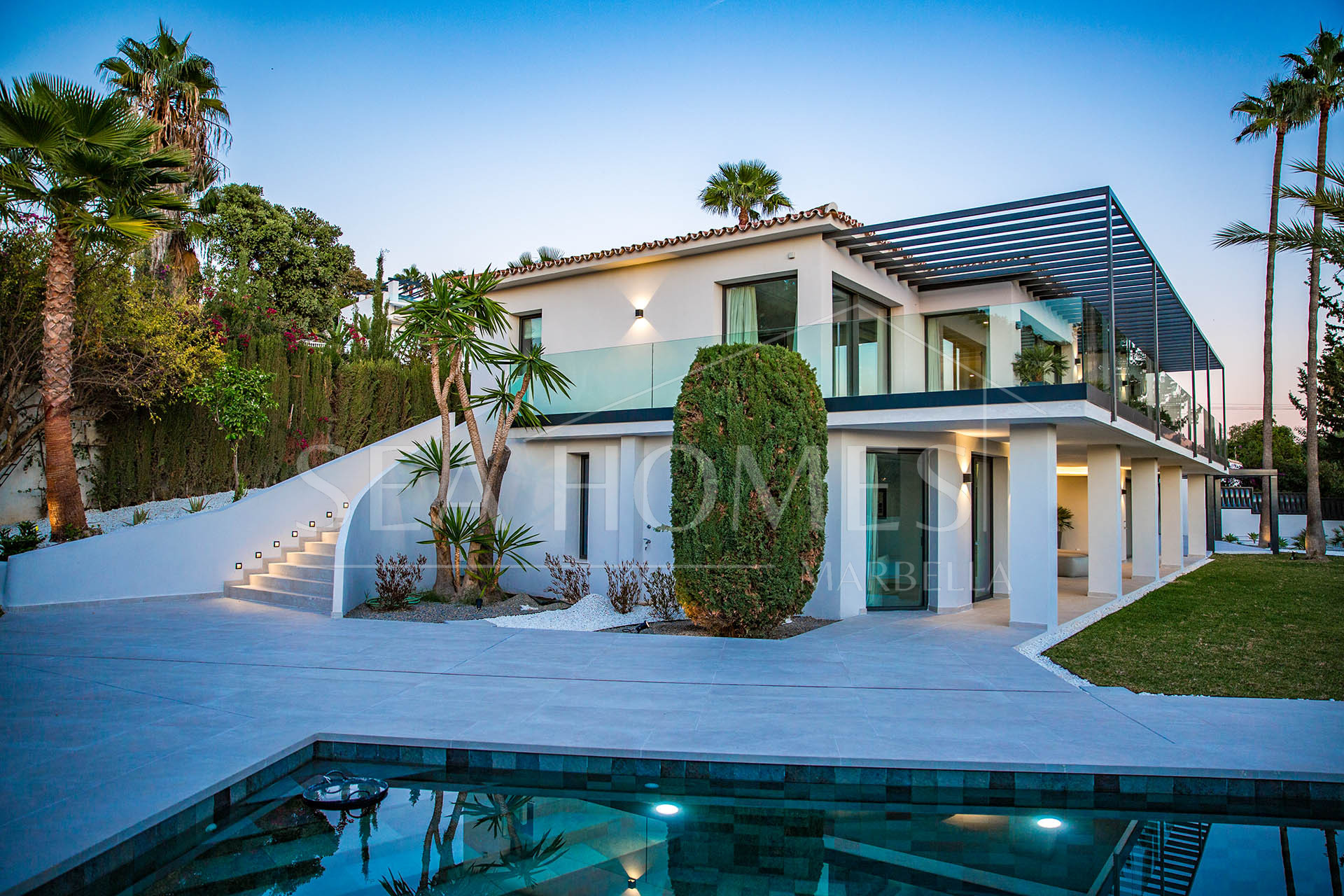 Luxury Five-Bedroom Villa with Panoramic Sea Views in Rocio de Nagüeles, Marbella Golden Mile