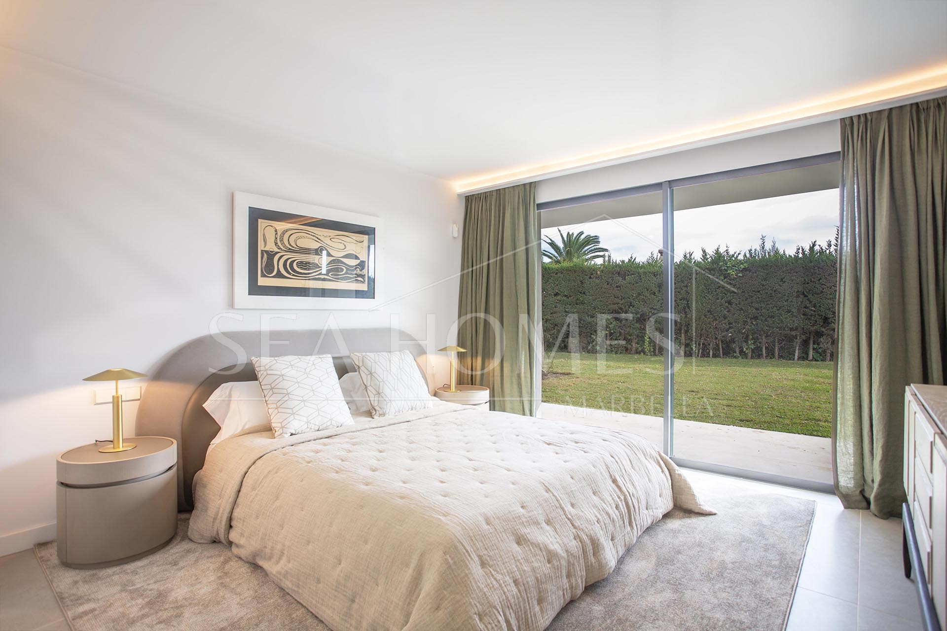 Luxury Five-Bedroom Villa with Panoramic Sea Views in Rocio de Nagüeles, Marbella Golden Mile