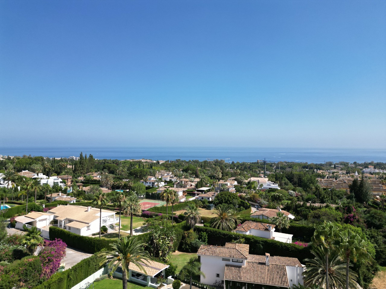 Luxuriöse Villa mit fünf Schlafzimmern und Panoramablick auf das Meer in Rocio de Nagüeles, Marbellas Goldene Meile